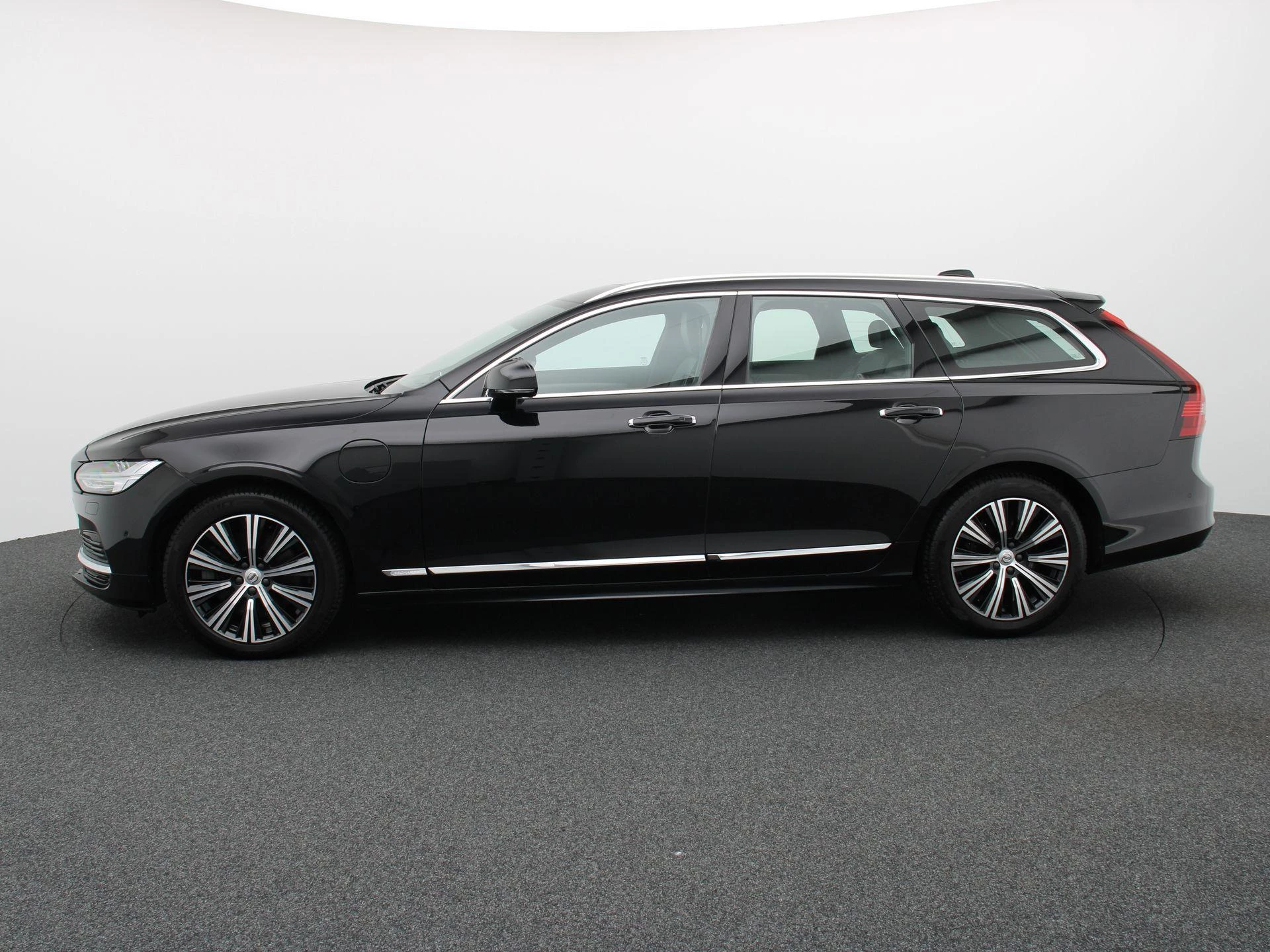 Volvo-V90-image-3