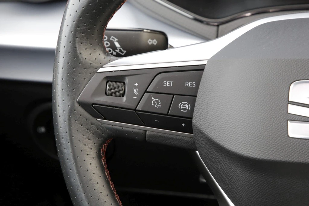 SEAT-Arona-image-16