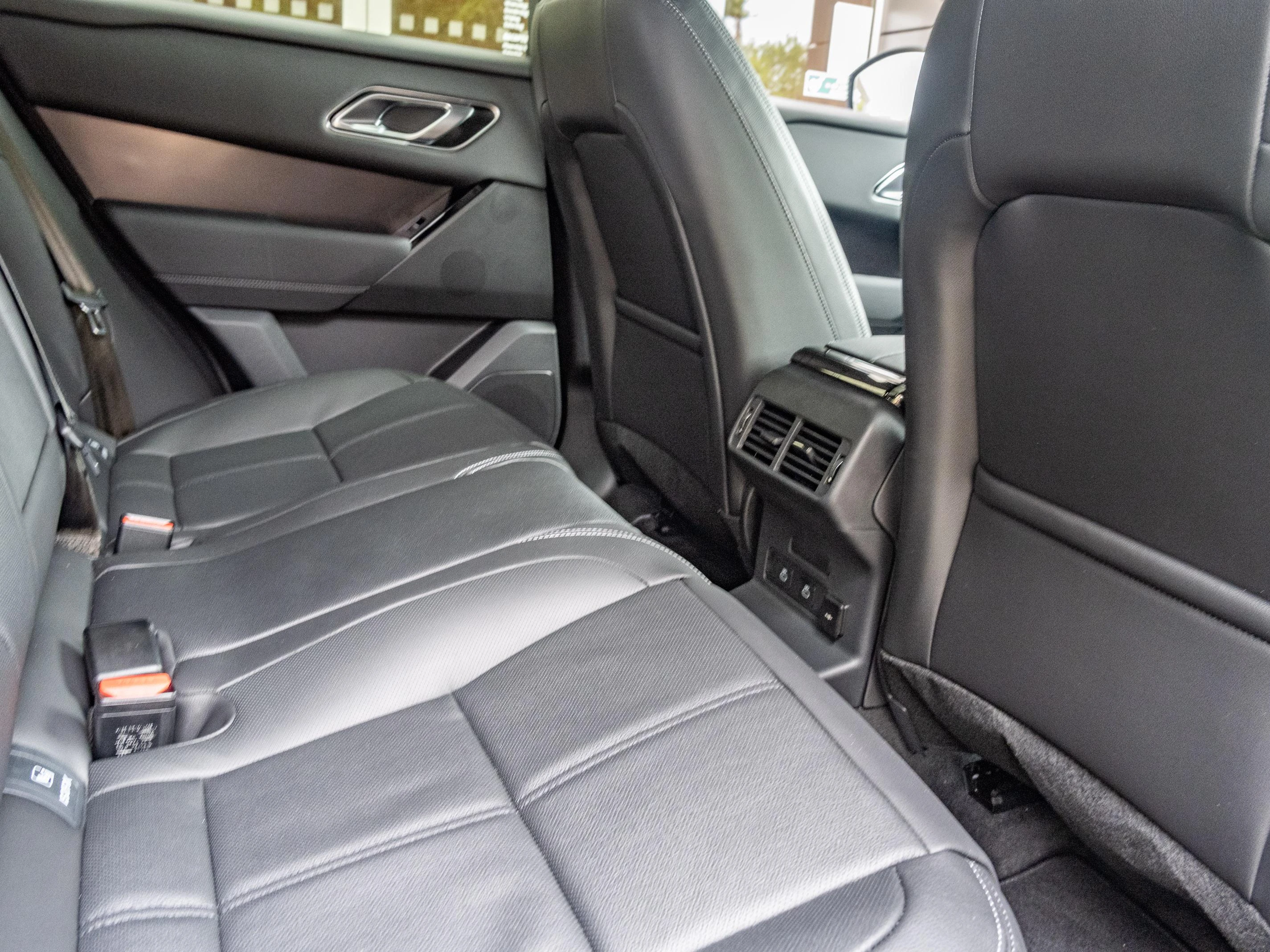 Land Rover-Range Rover Velar-image-19