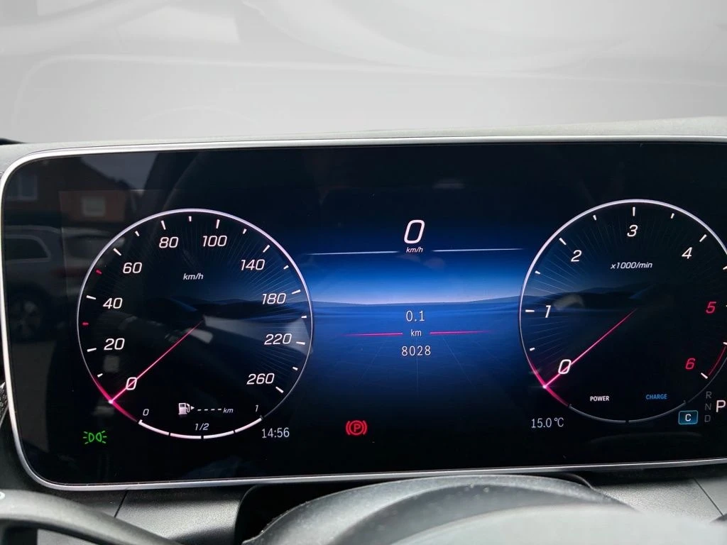 Mercedes-Benz-GLC 300 d-image-6