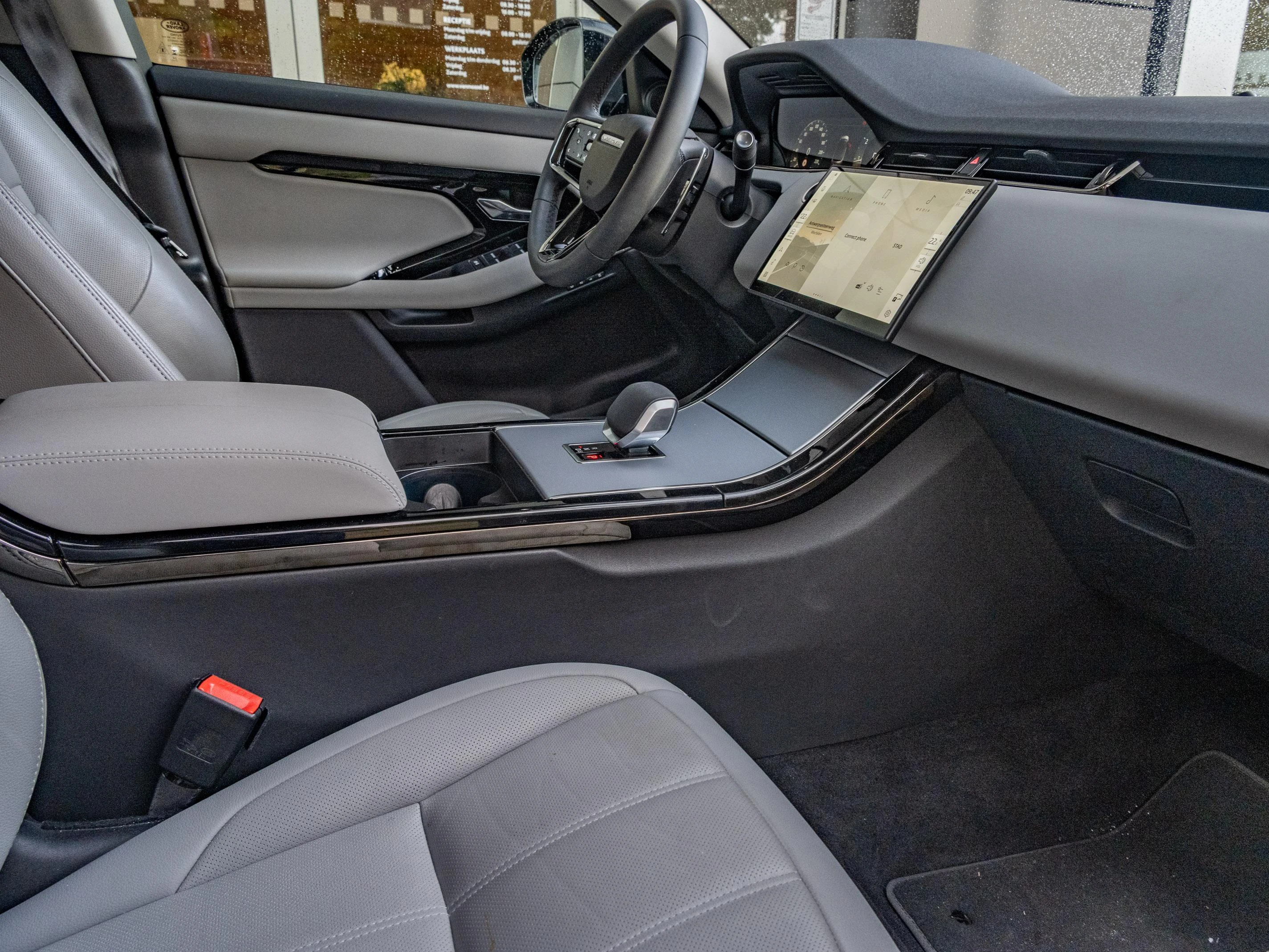 Land Rover-Range Rover Evoque-image-18