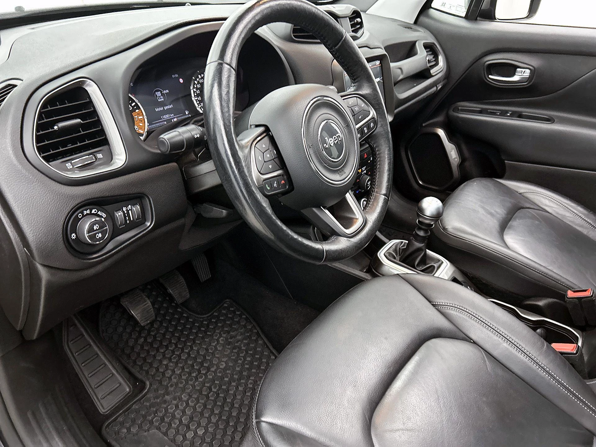 Jeep-Renegade-image-19