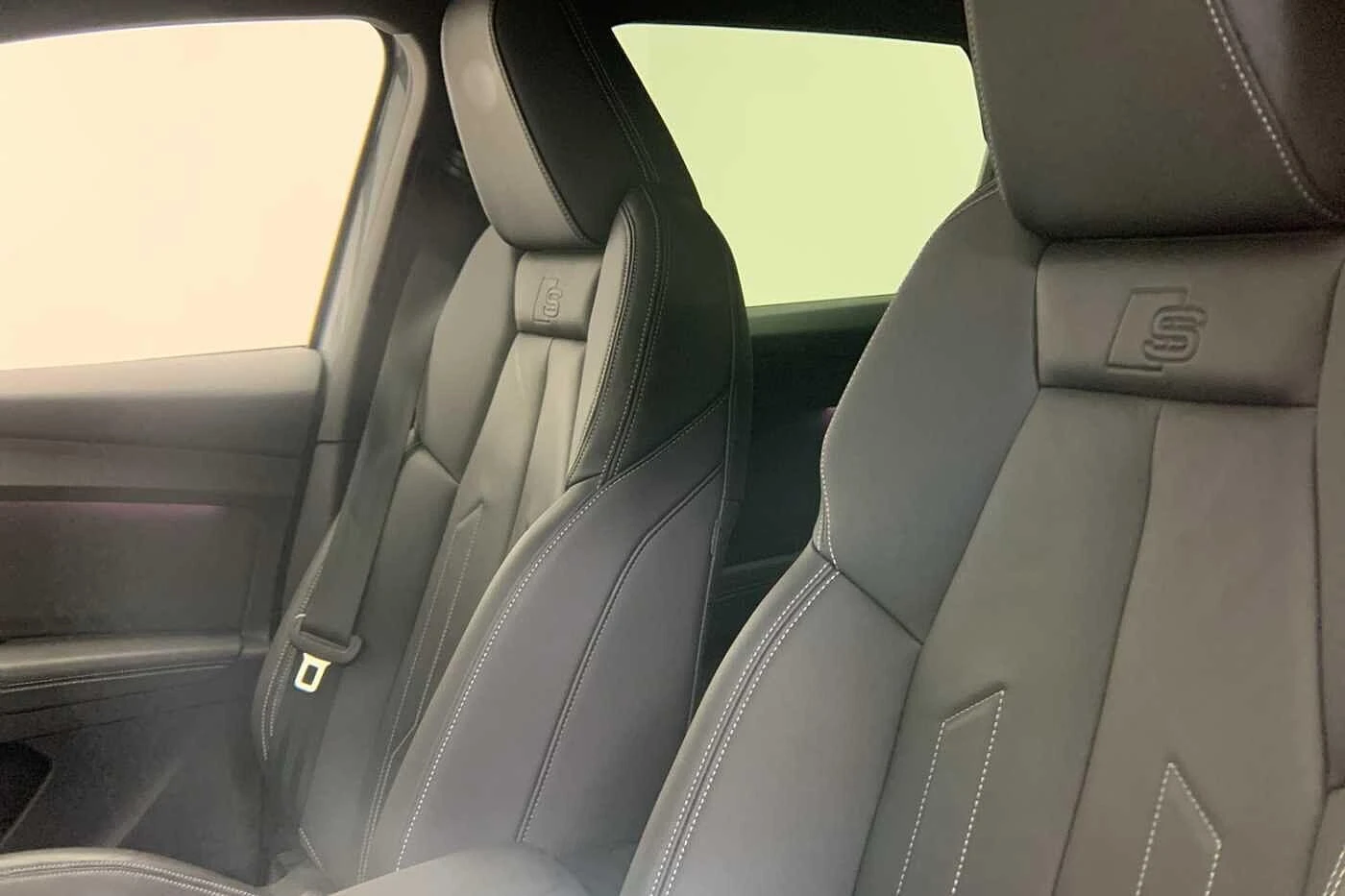 Audi-Q4 e-tron-image-8