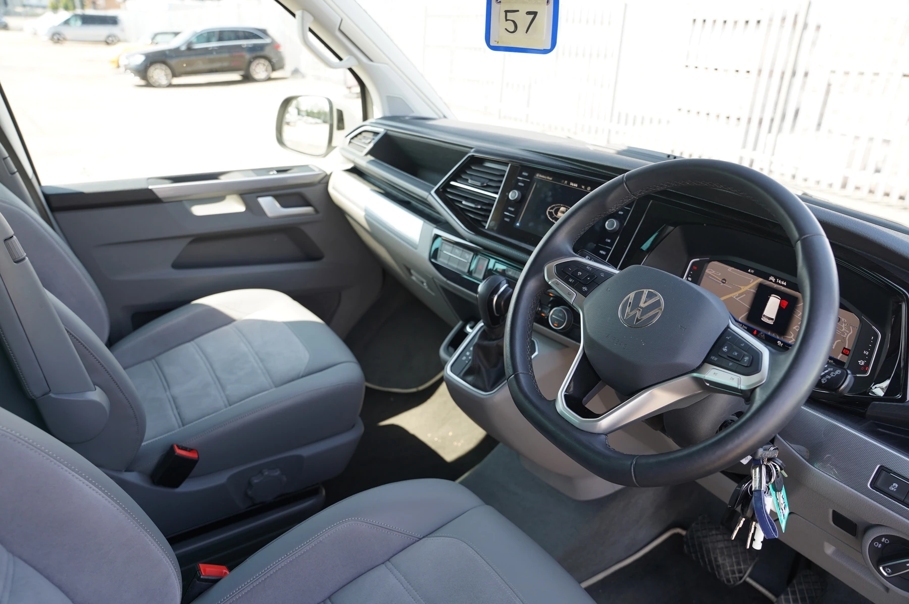 Volkswagen-California-image-5
