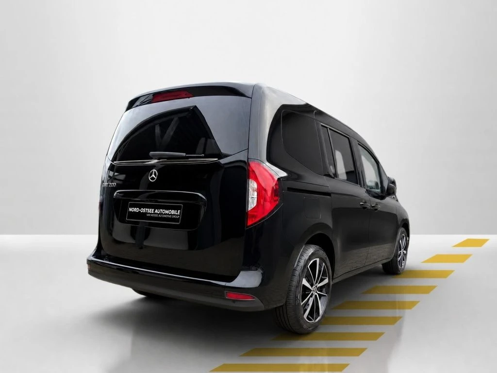 Mercedes-Benz-EQT 200-image-6