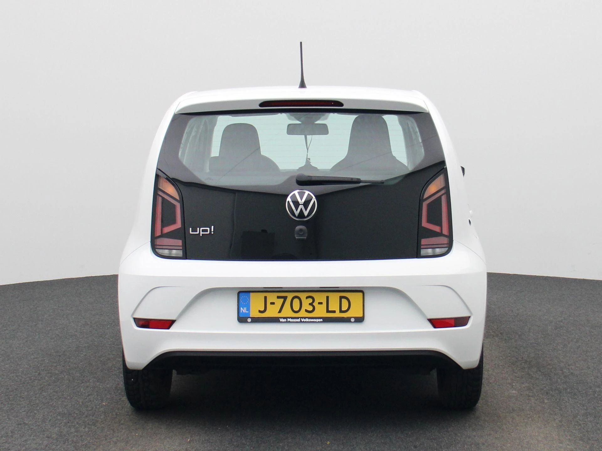 Volkswagen-up!-image-4