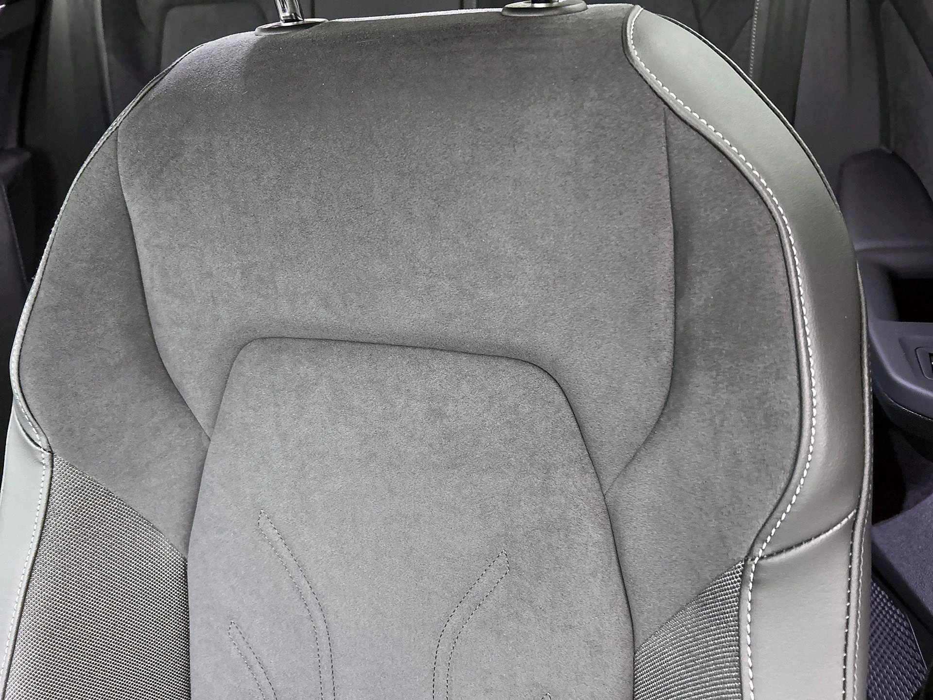 Volkswagen-Golf-image-19