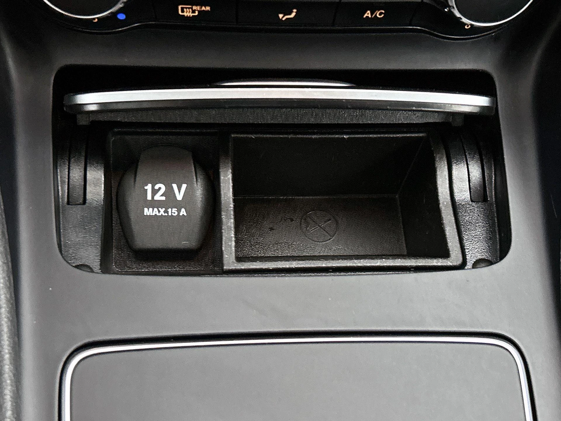 Mercedes-Benz-CLA-image-32