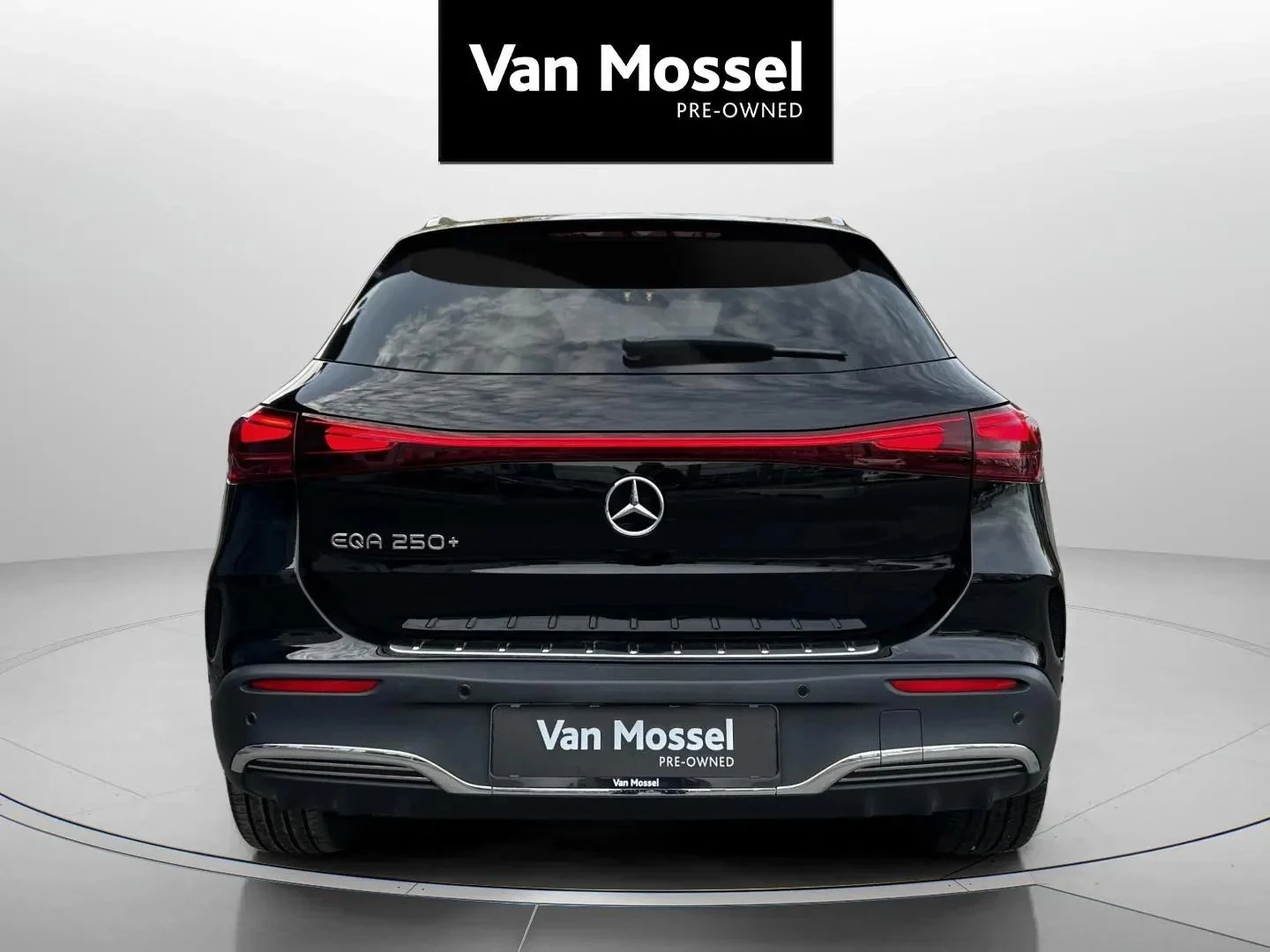 Mercedes-Benz-EQA-image-6