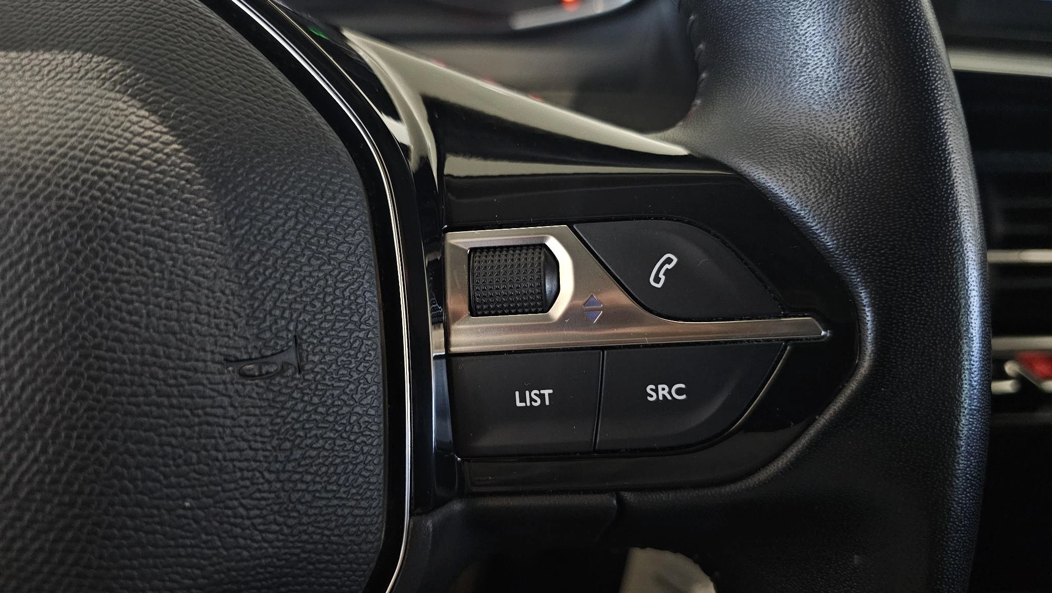 Peugeot-2008-image-13