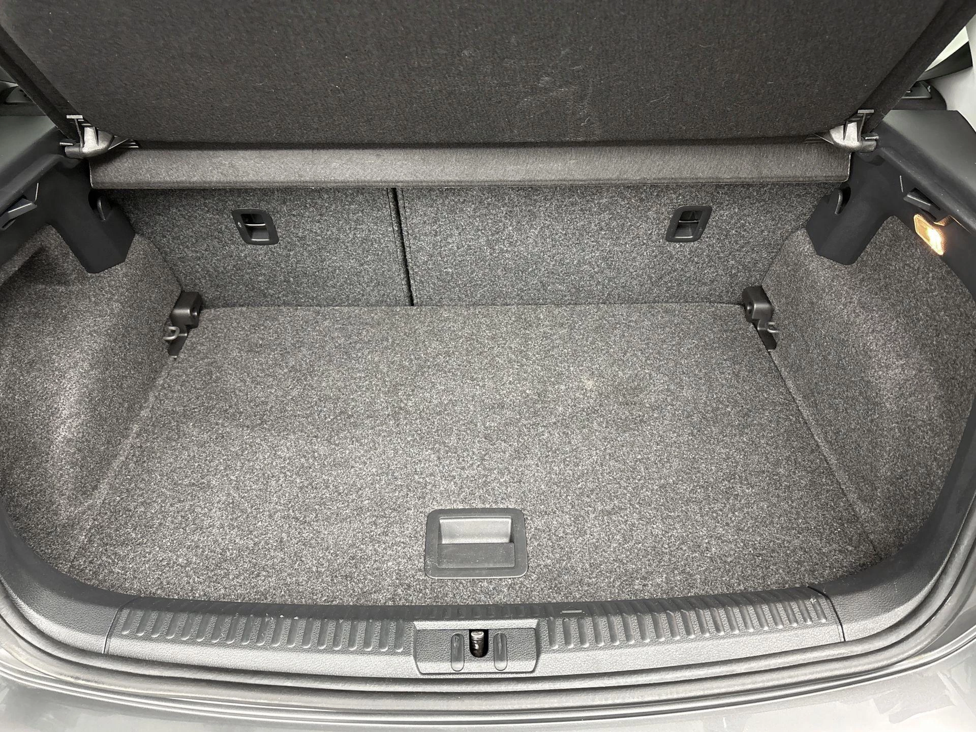 Volkswagen-Polo-image-22