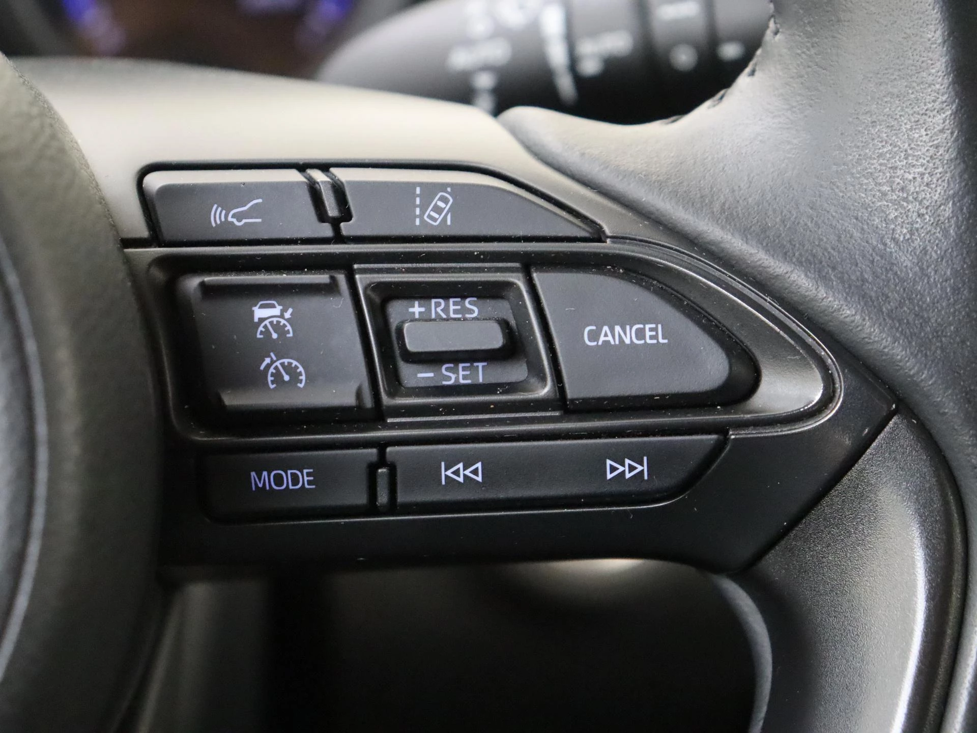 Toyota-Yaris-image-13