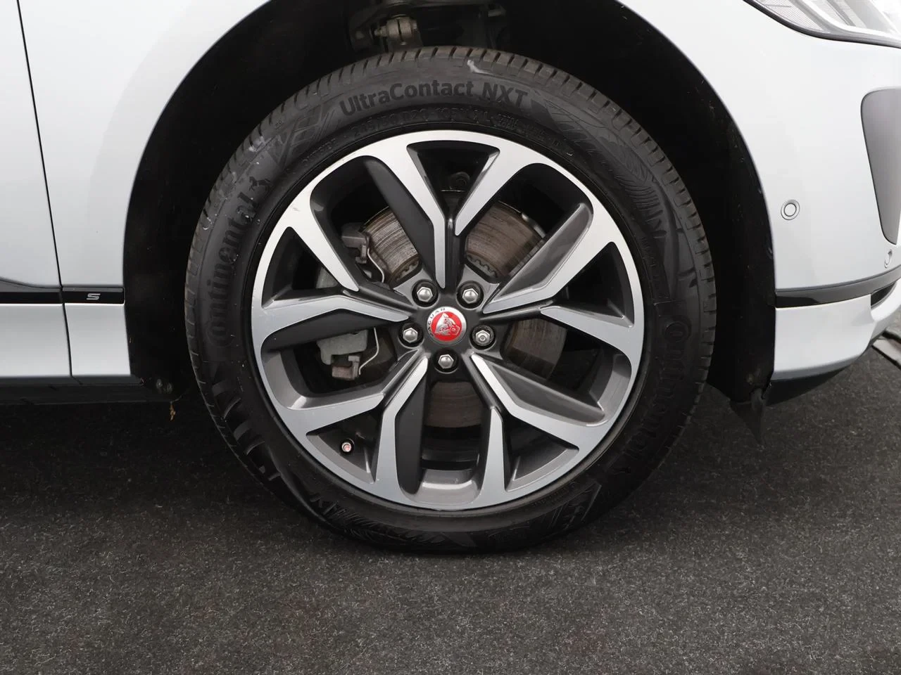 Jaguar-I-PACE-image-13