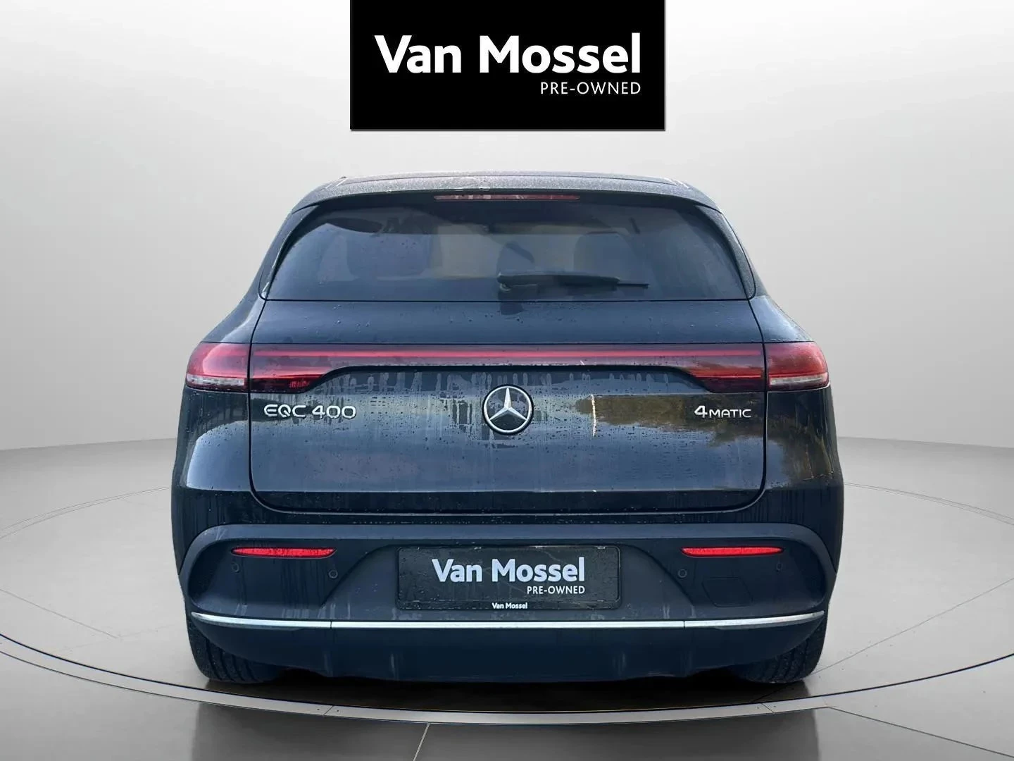 Mercedes-Benz-EQC-image-5