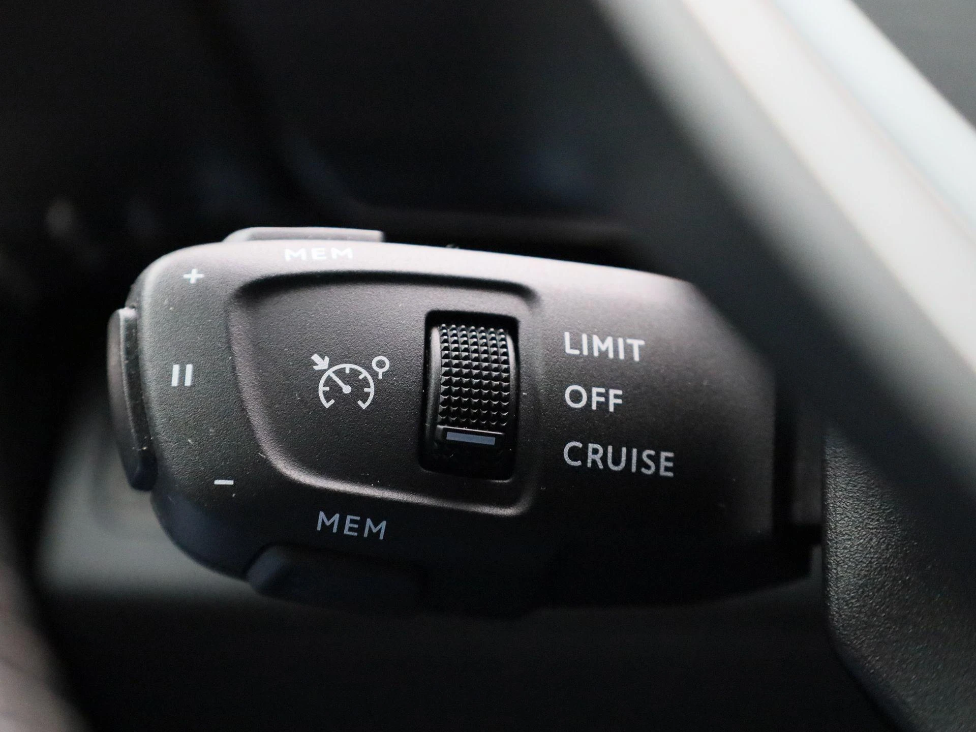 Peugeot-3008-image-20