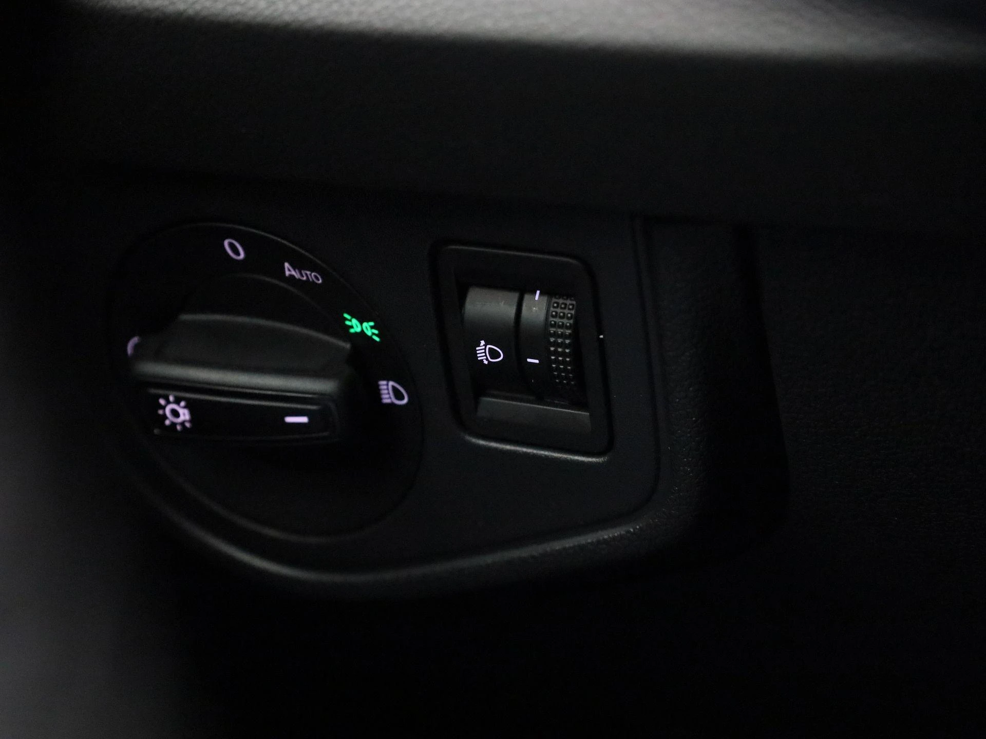Volkswagen-Polo-image-18
