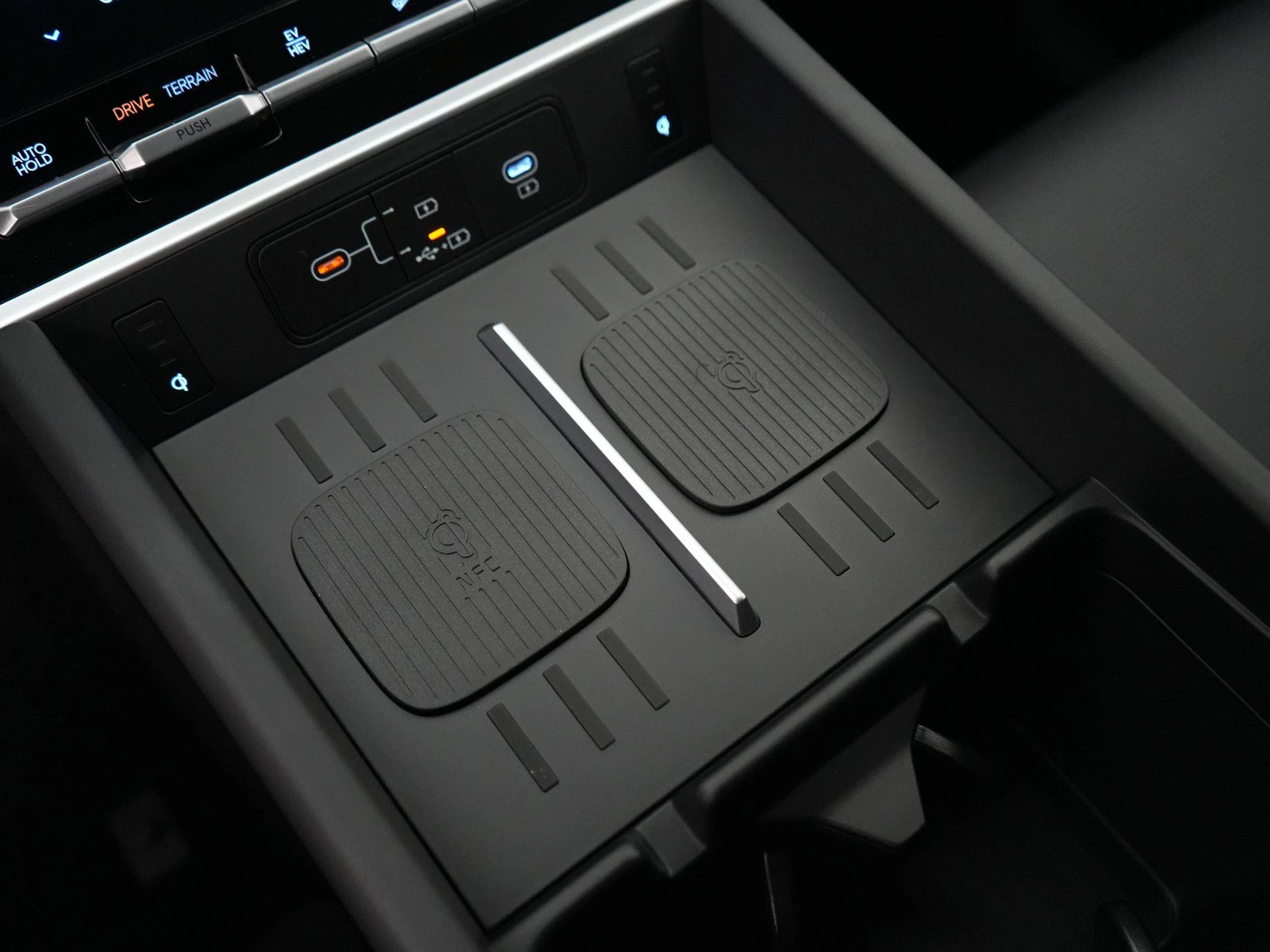 Hyundai-Santa Fe-image-18