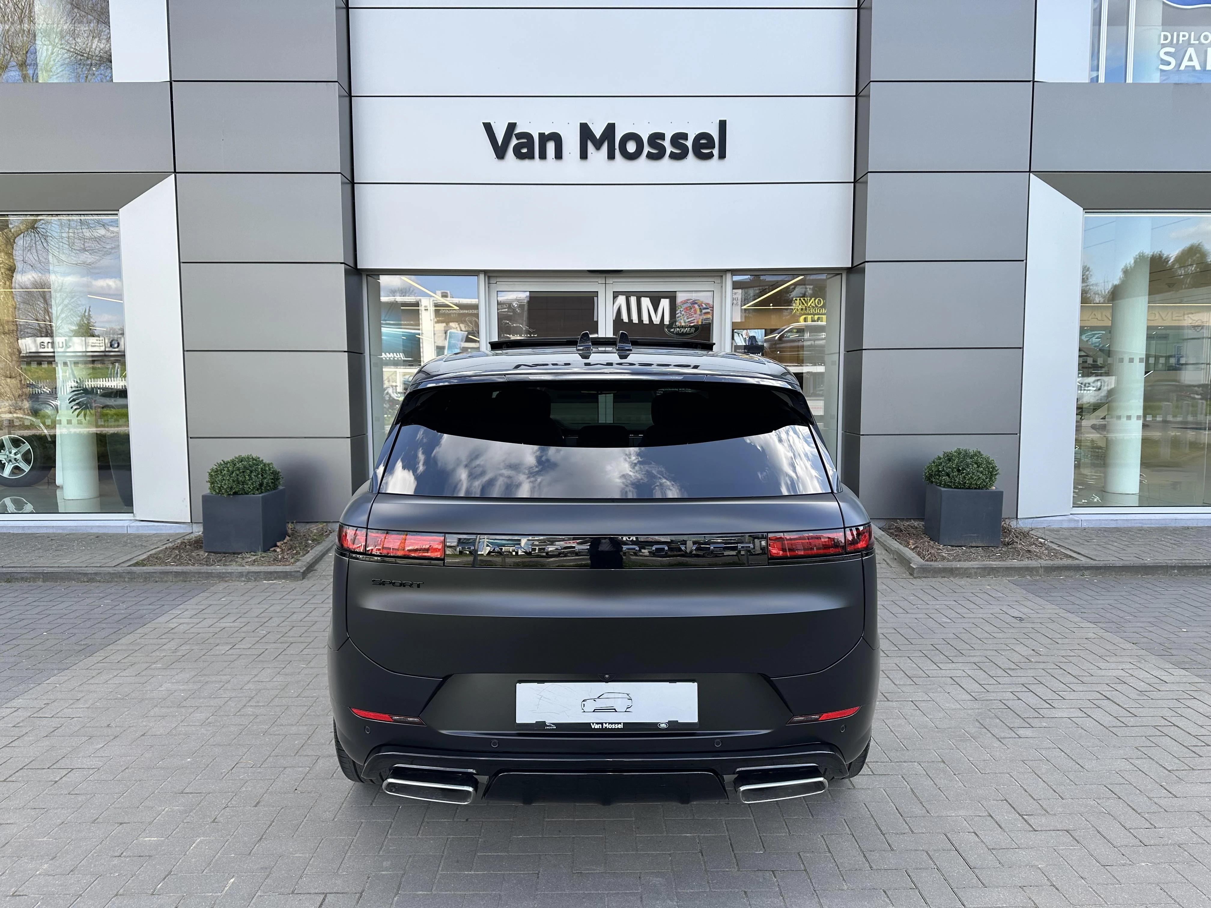 Land Rover-Range Rover Sport-image-4