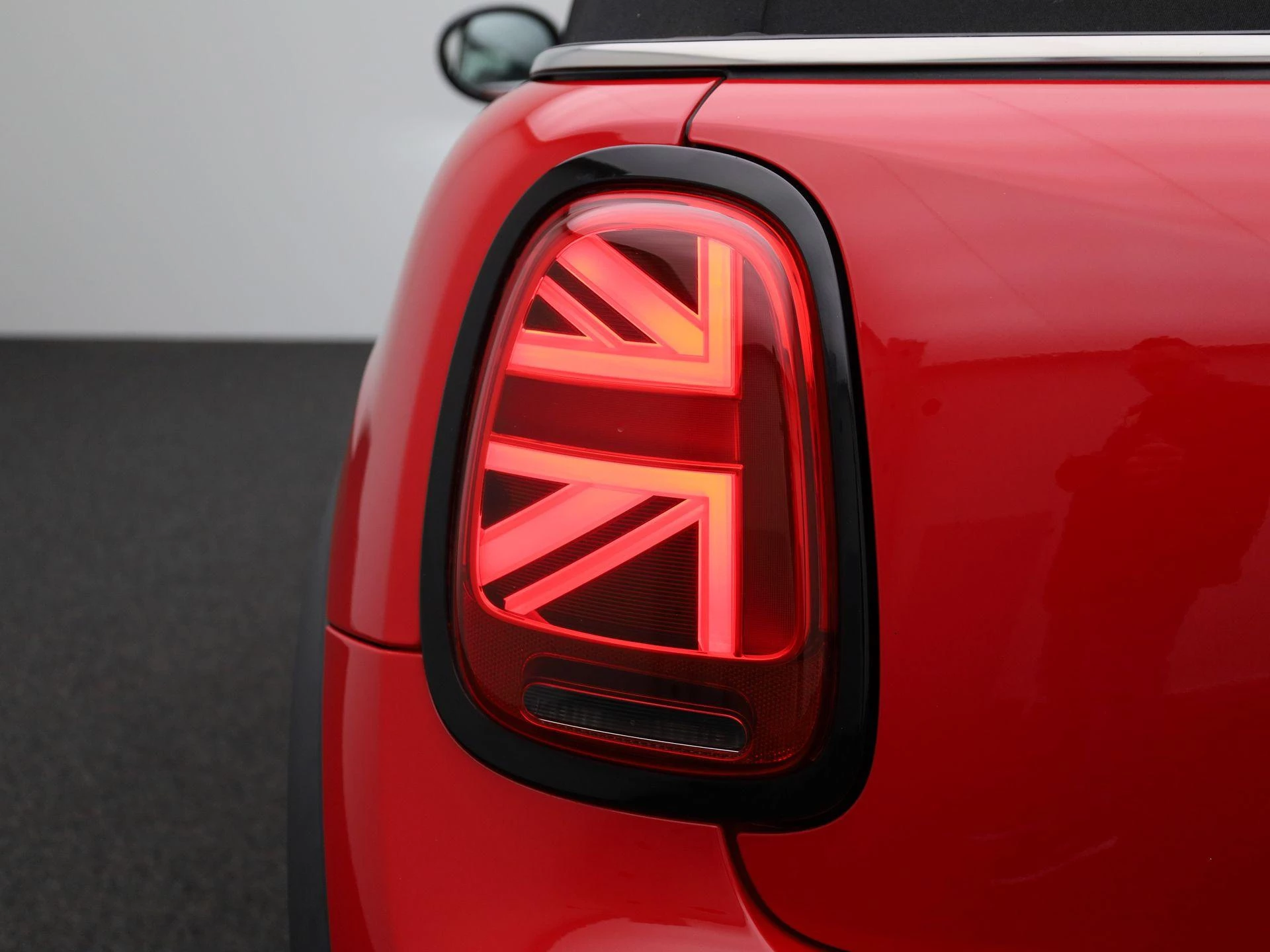 MINI-Cooper S Cabrio-image-39