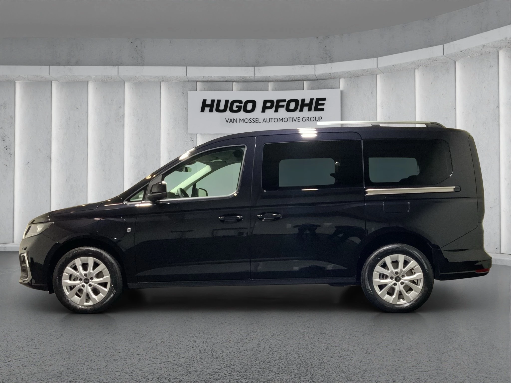 Ford-Tourneo Connect-image-1