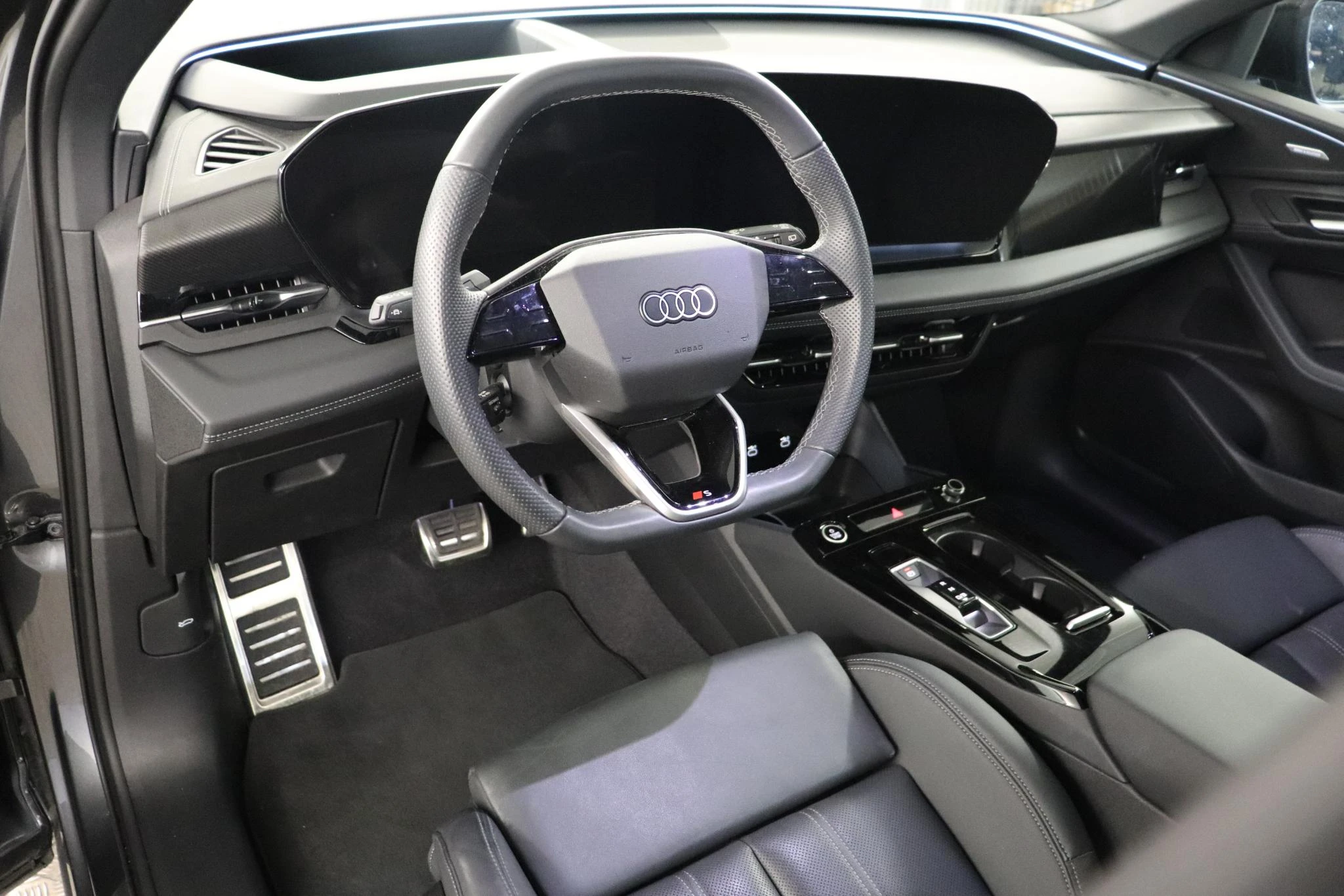 Audi-Q6 e-tron-image-7