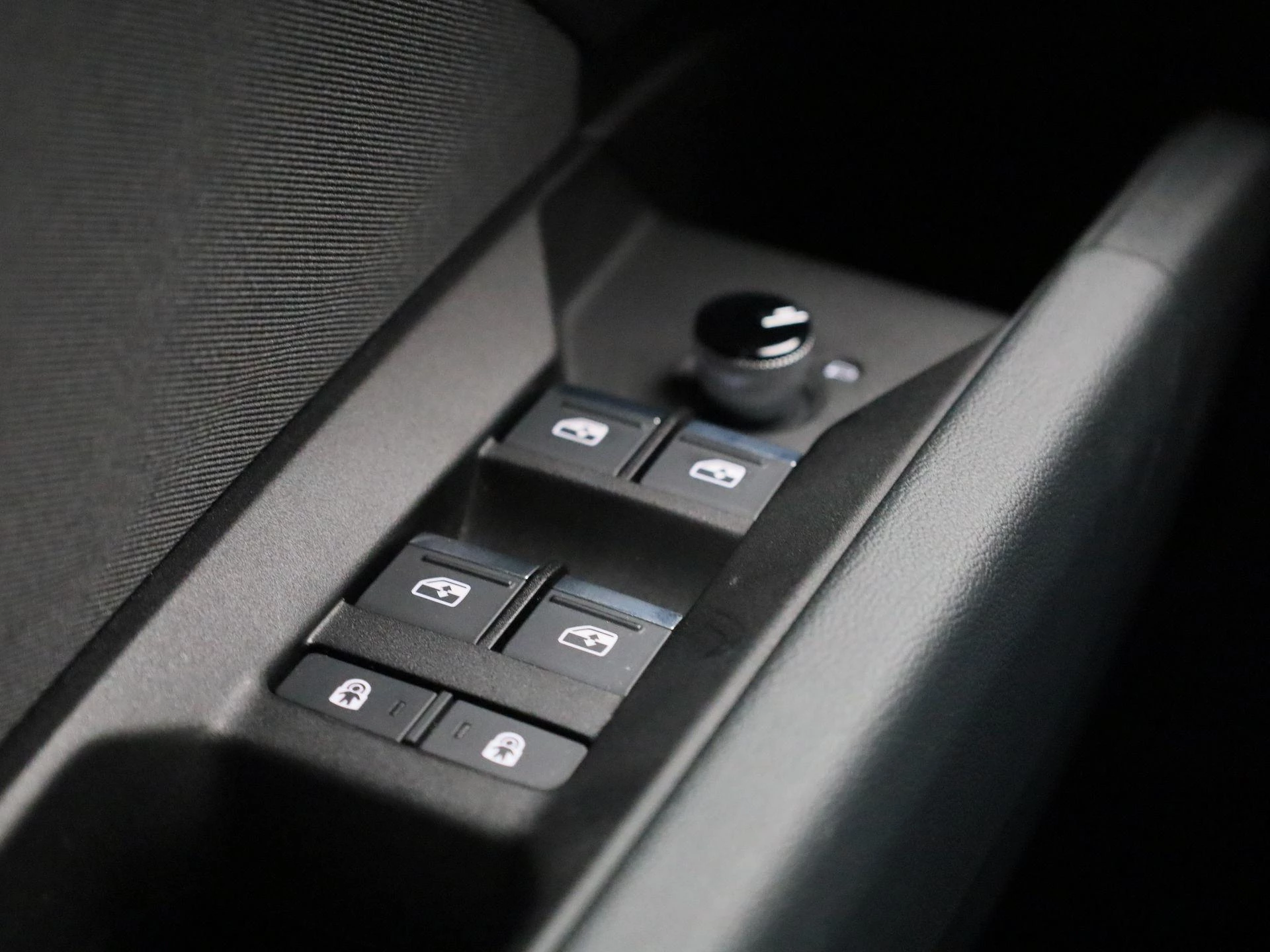Audi-Q4 e-tron-image-35