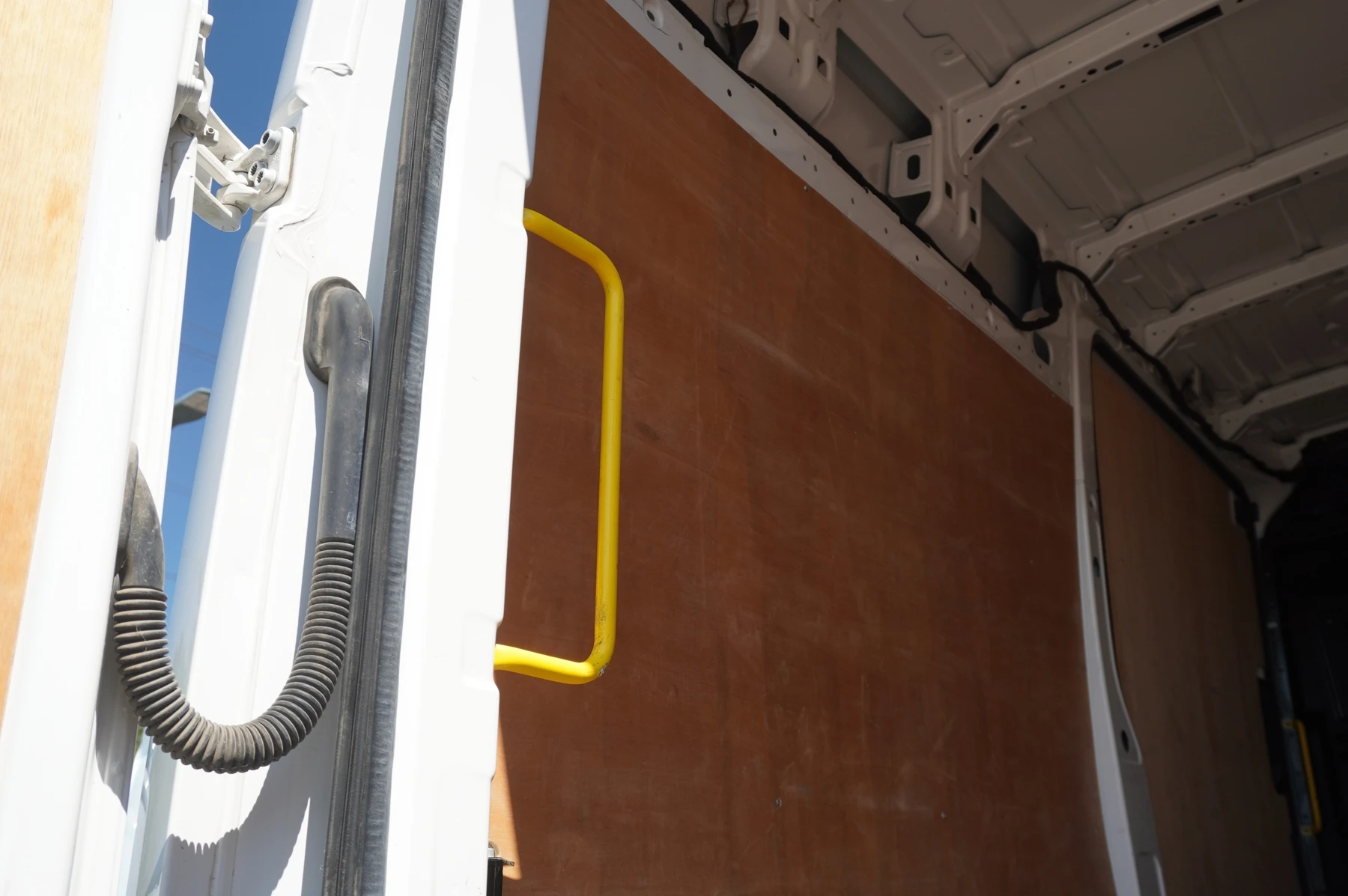 Volkswagen-Crafter-image-9