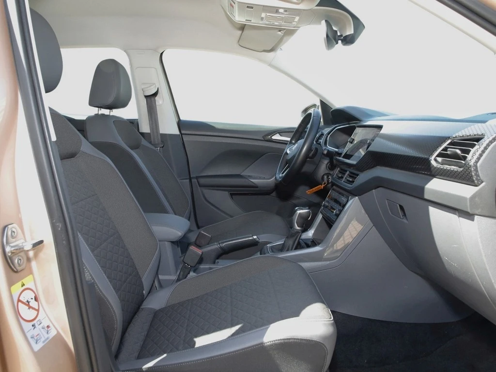 Volkswagen-T-Cross-image-7