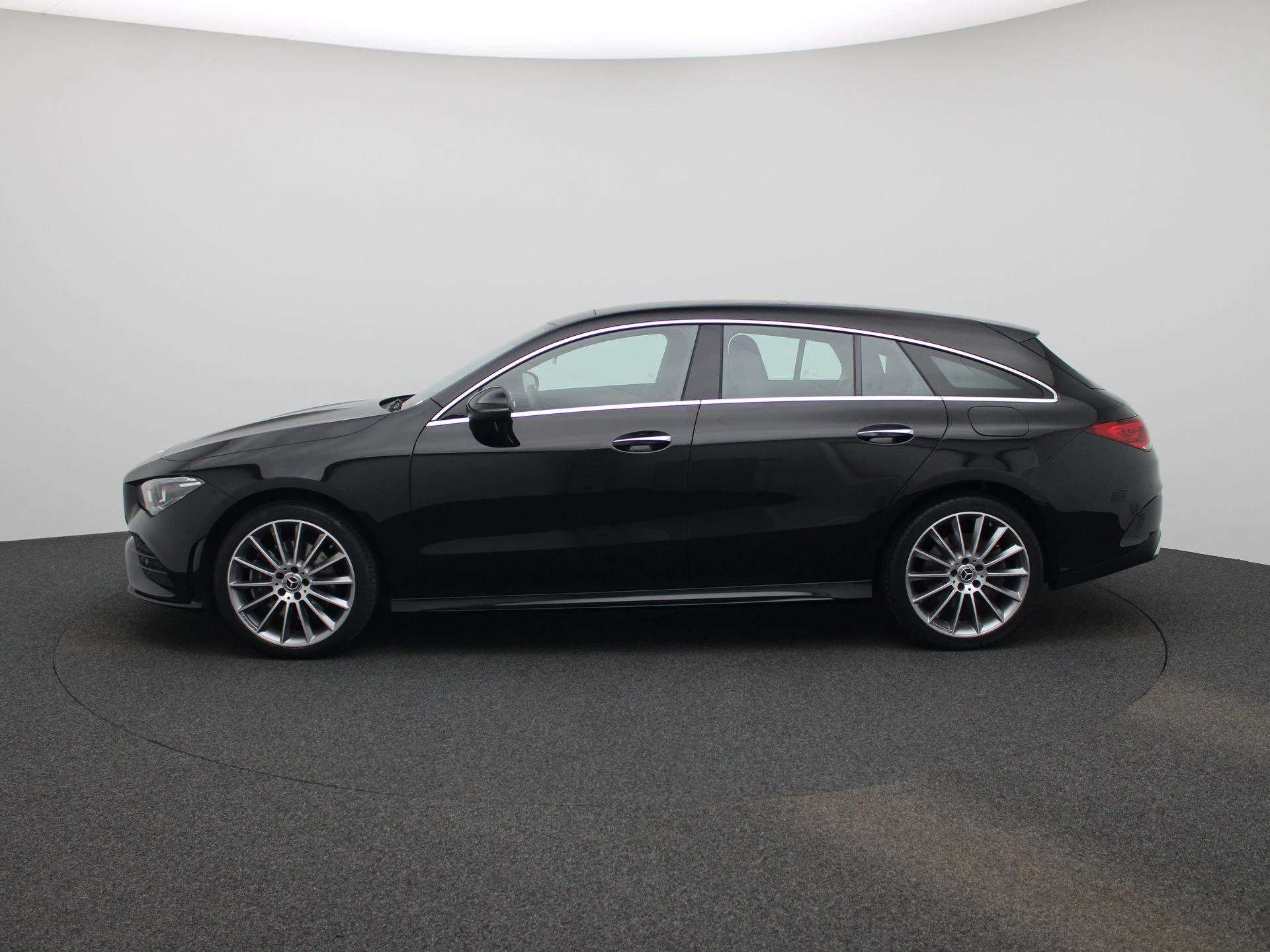 Mercedes-Benz CLA Shooting Brake 250 e AMG Line