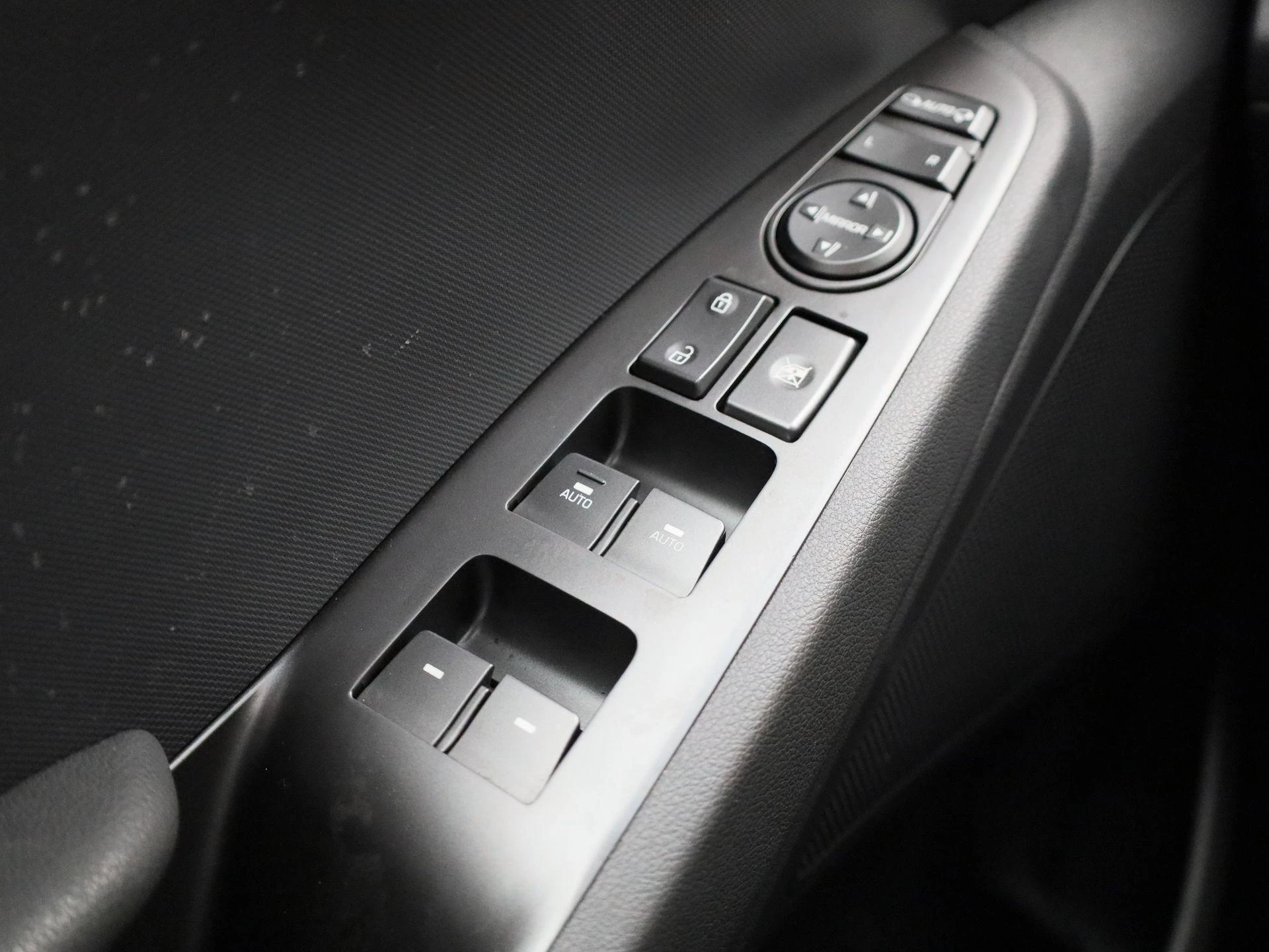 Hyundai-IONIQ-image-30