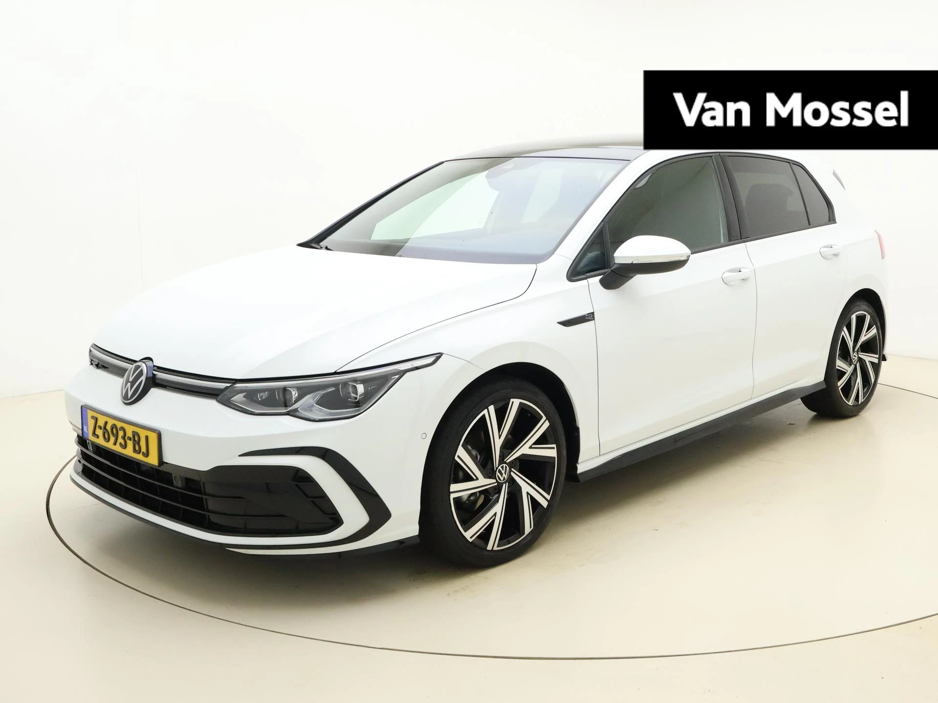 Volkswagen-Golf-image-0
