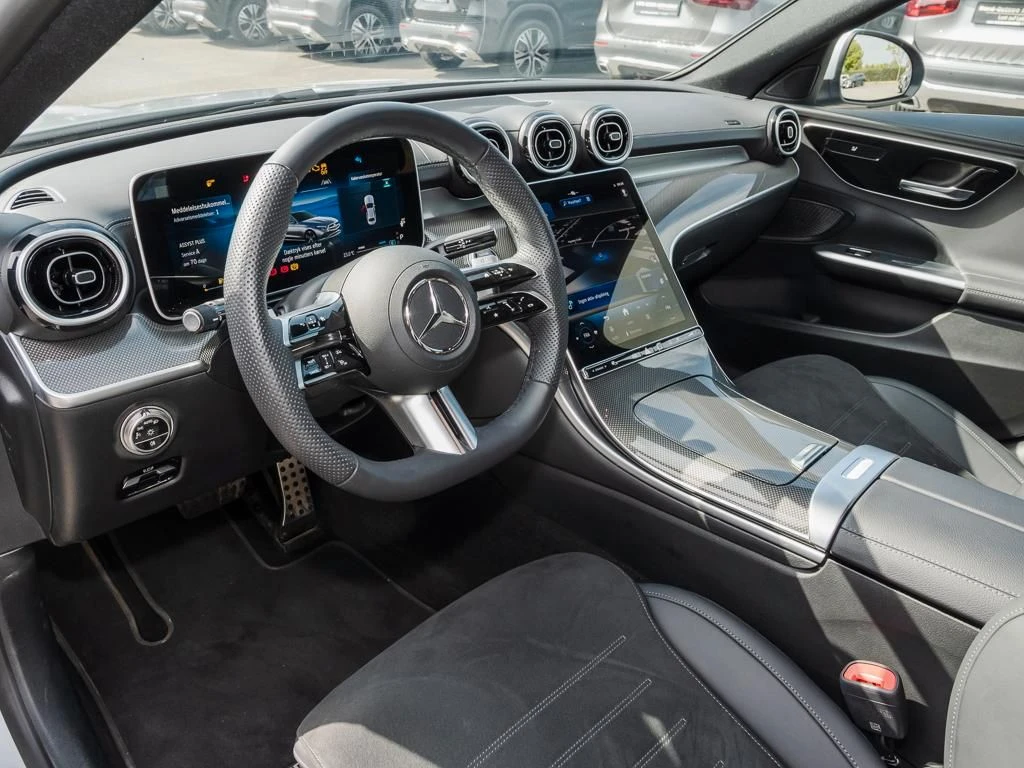 Mercedes-Benz-C-Klasse 300-image-8