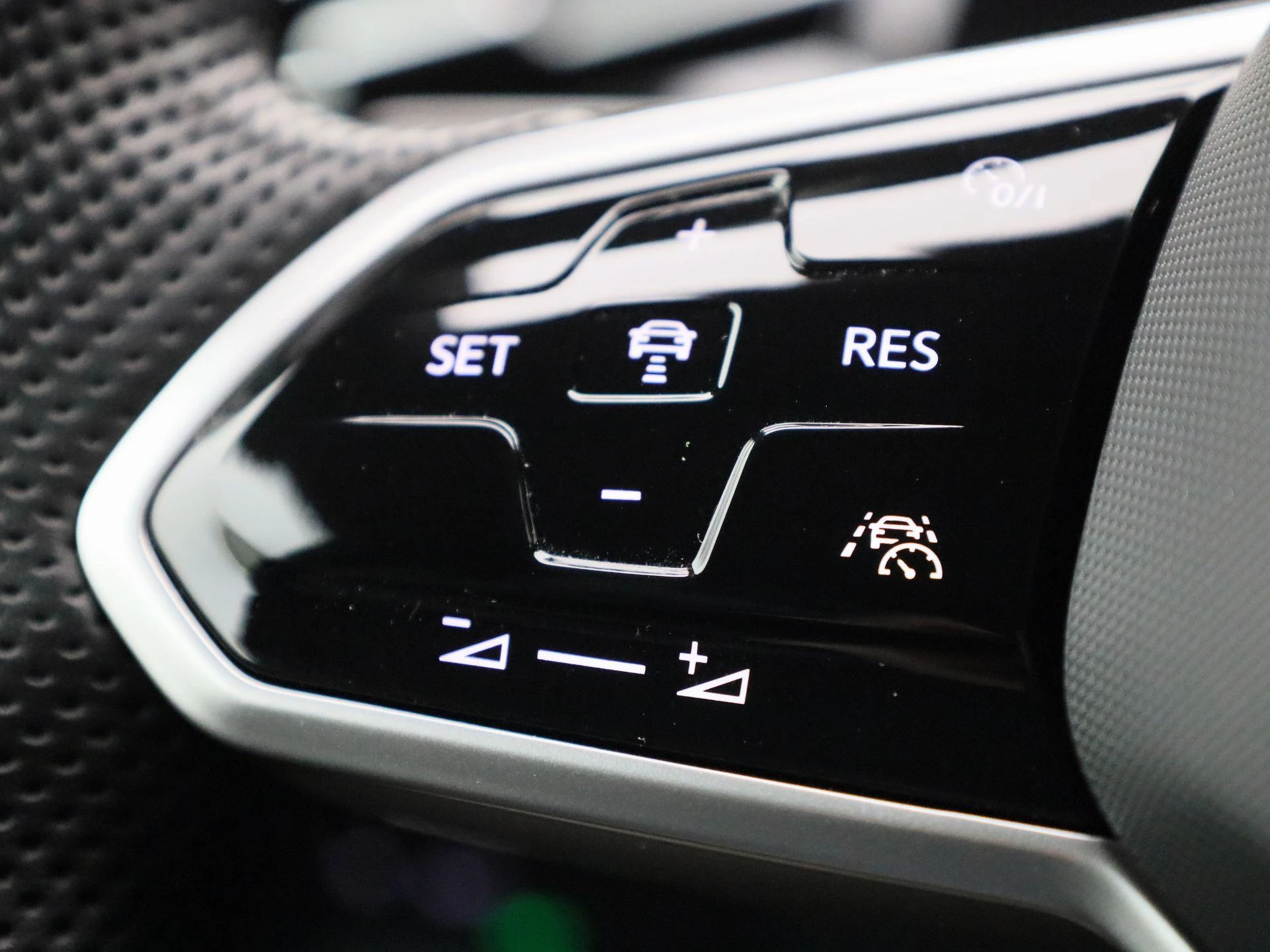 Volkswagen-Arteon-image-17