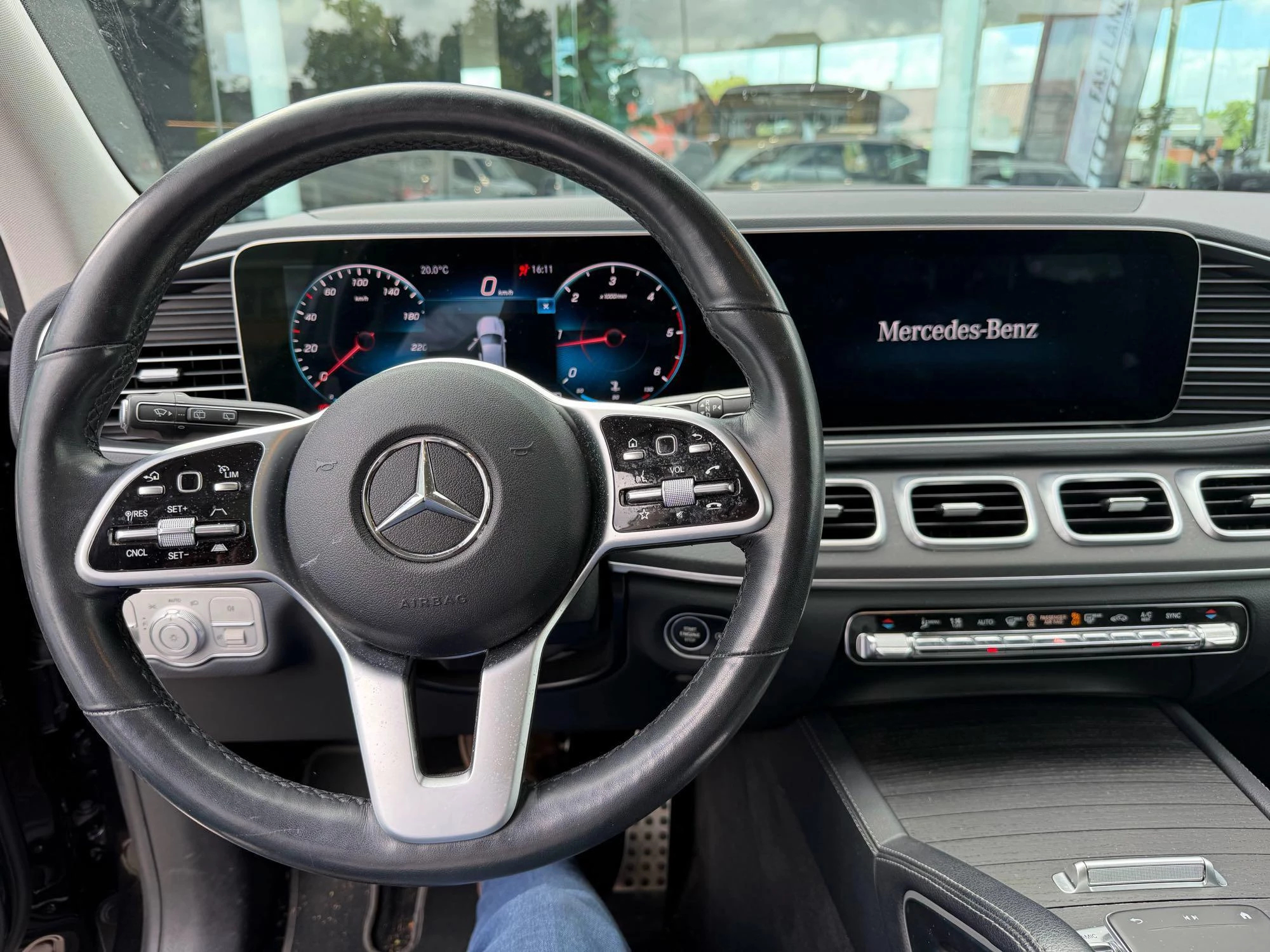 Mercedes-Benz GLE 350 d SUV AMG LINE + LEDER + PANORAMISCH DAK + AIRMATIC + BURMESTER +