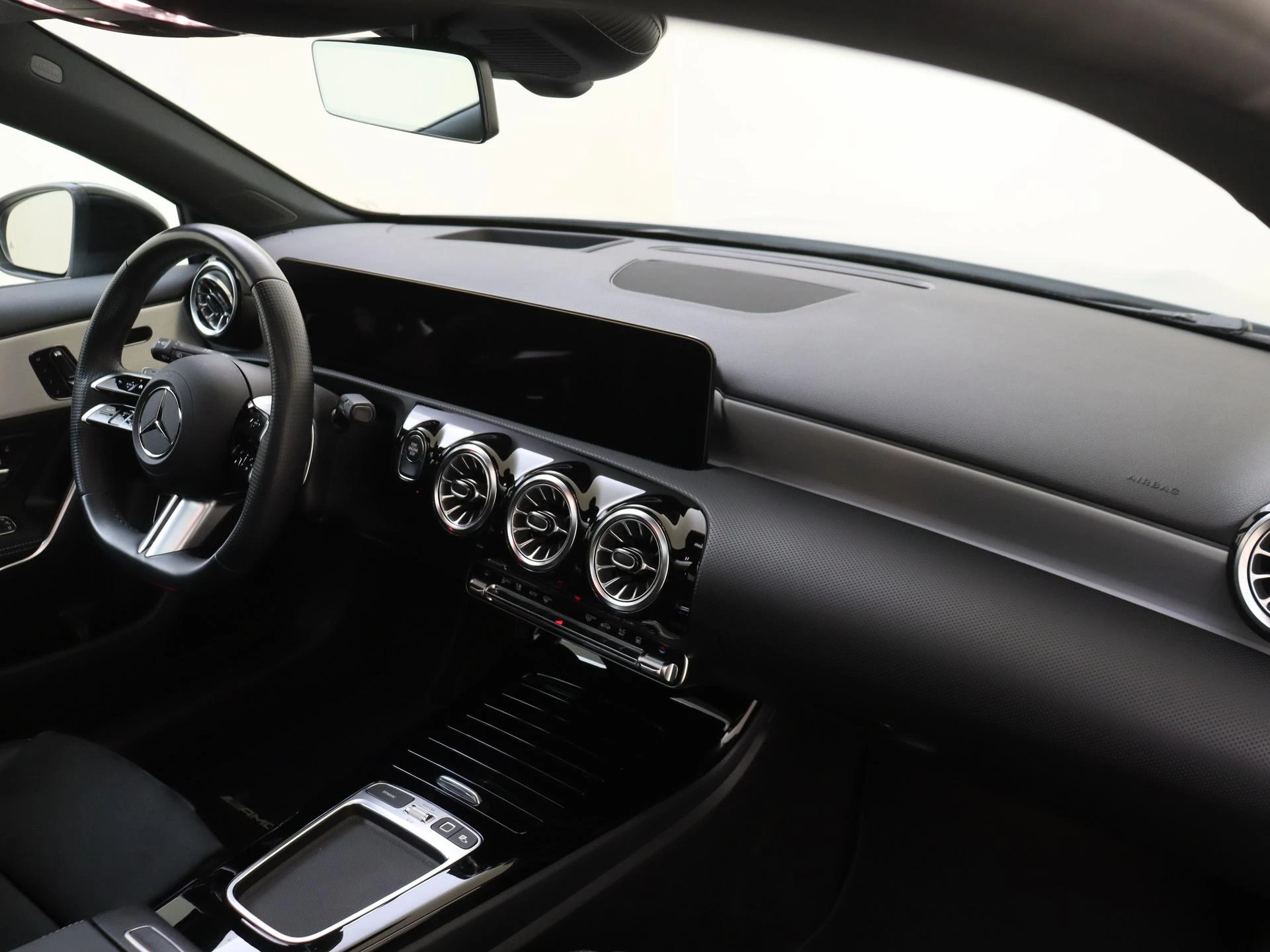 Mercedes-Benz-A-Klasse-image-2