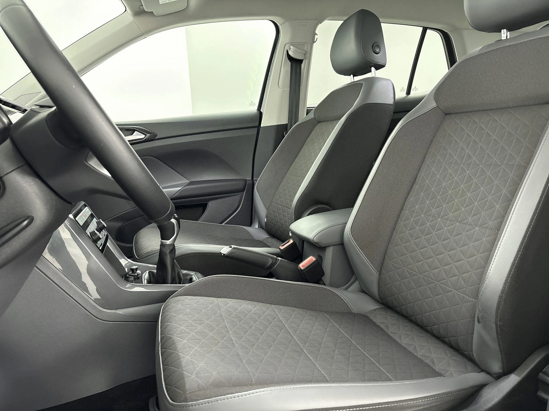 Volkswagen-T-Cross-image-16