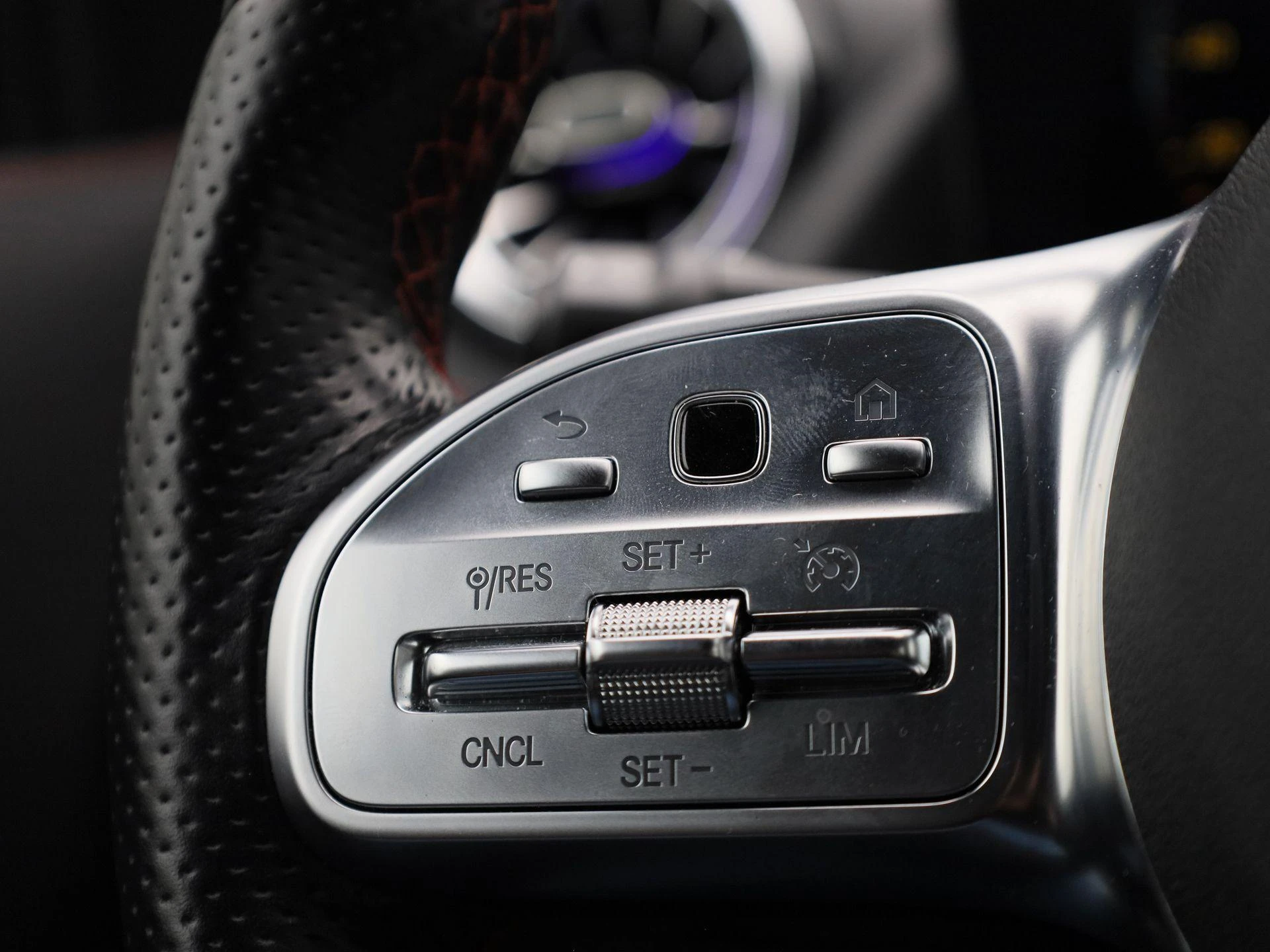 Mercedes-Benz-EQA-image-18