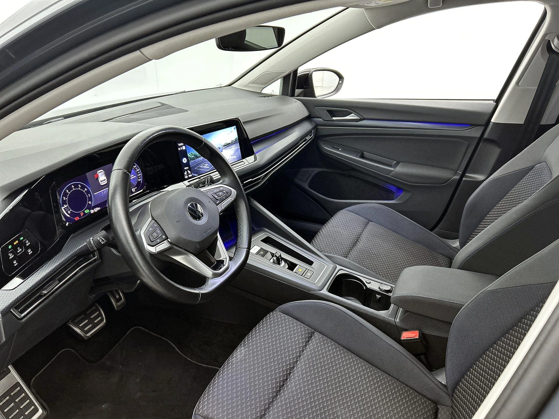 Volkswagen-Golf-image-19
