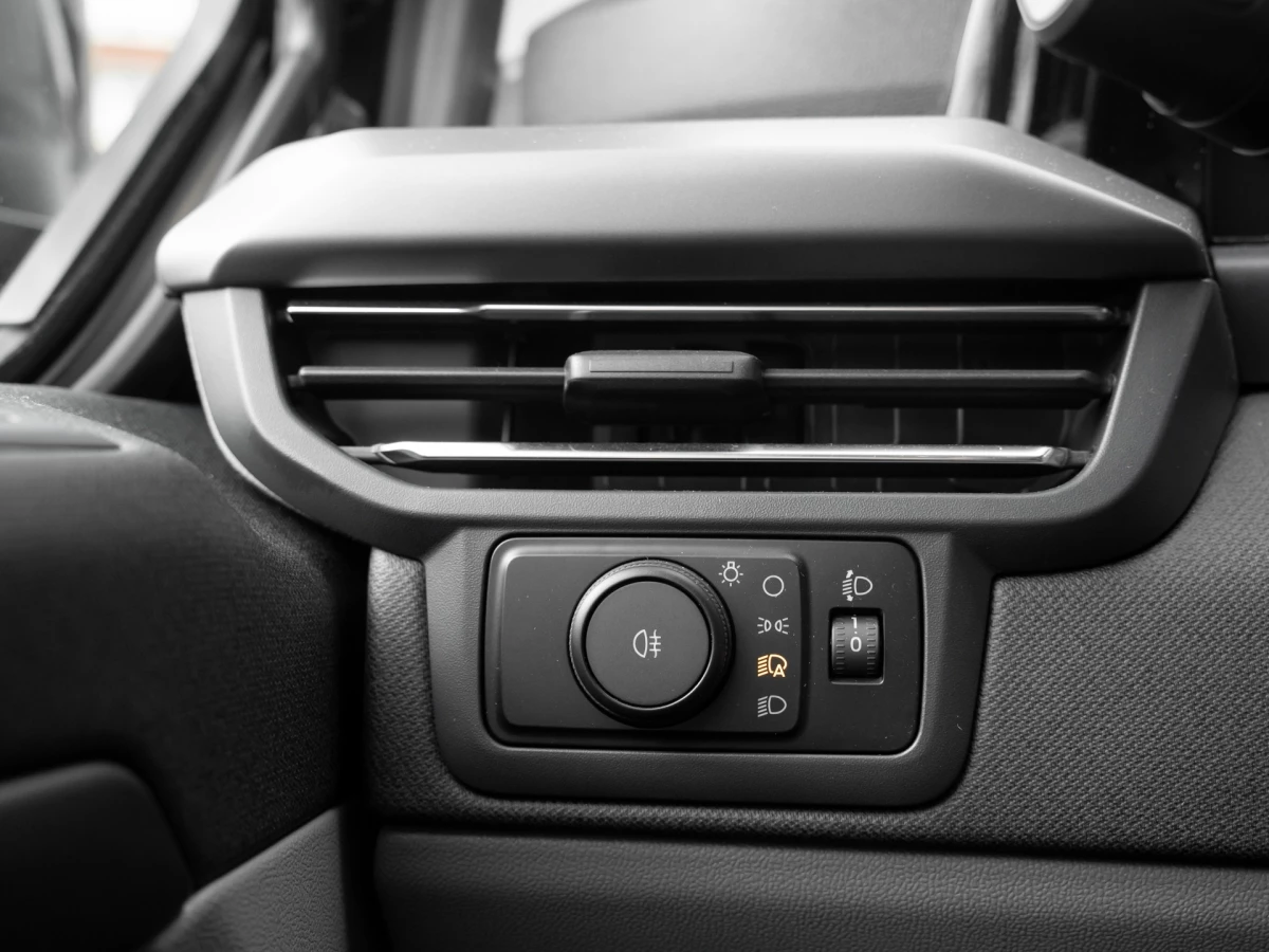 Ford-Tourneo Custom-image-21