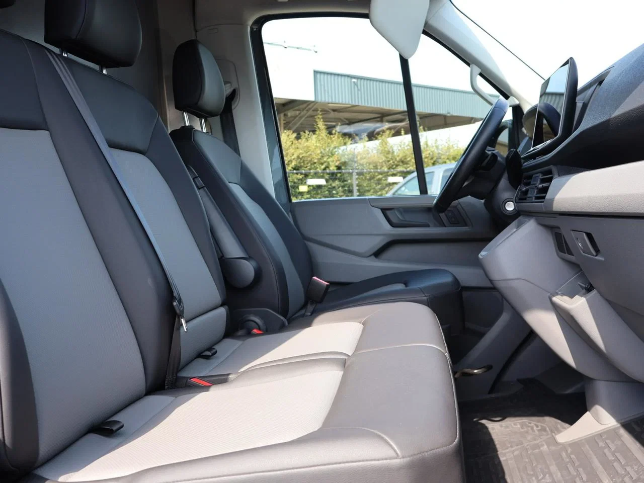 Volkswagen-Crafter-image-8
