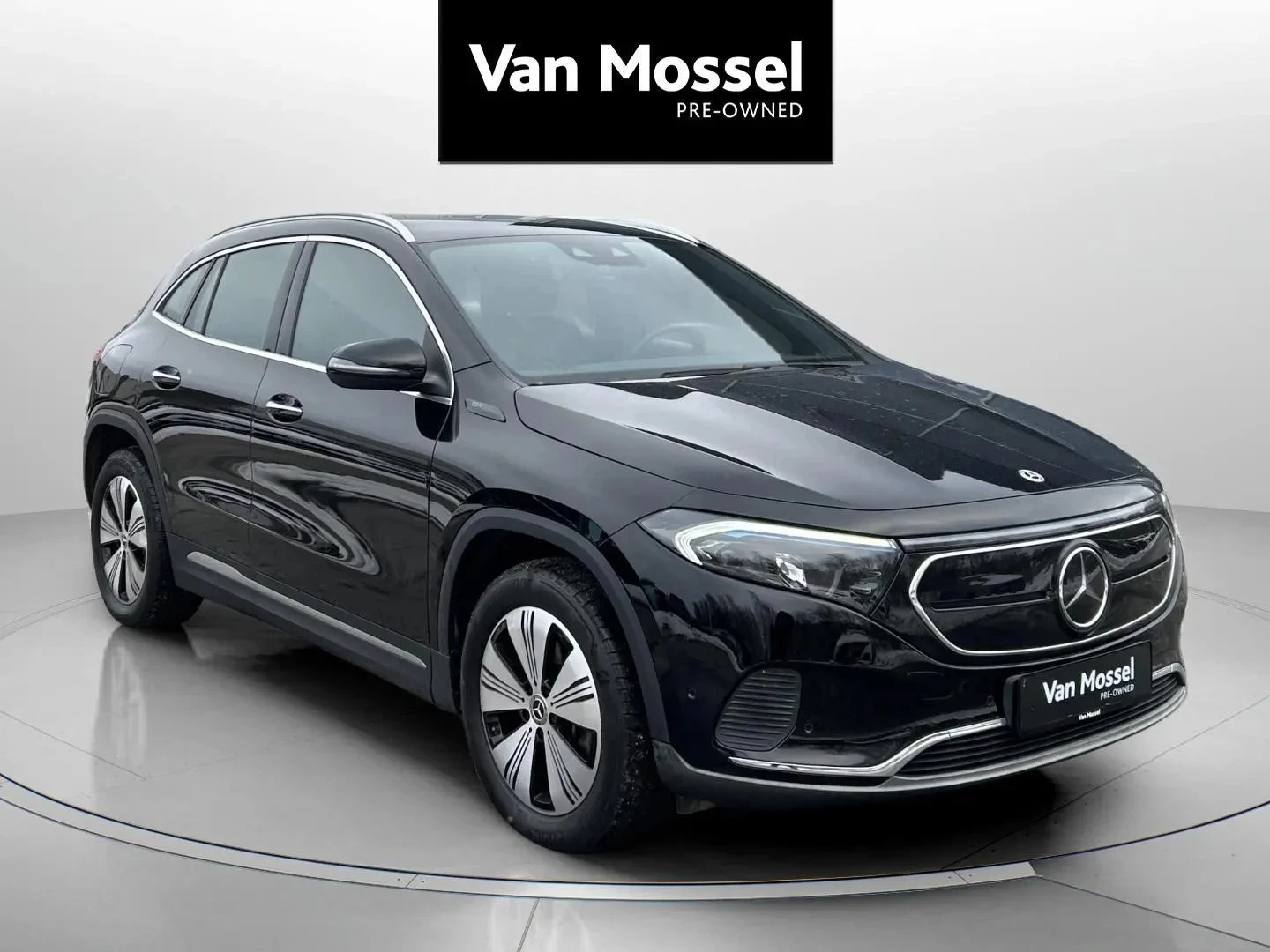 Mercedes-Benz-EQA-image-2