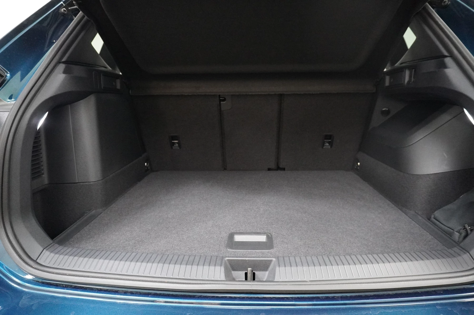 Volkswagen-Tiguan-image-17