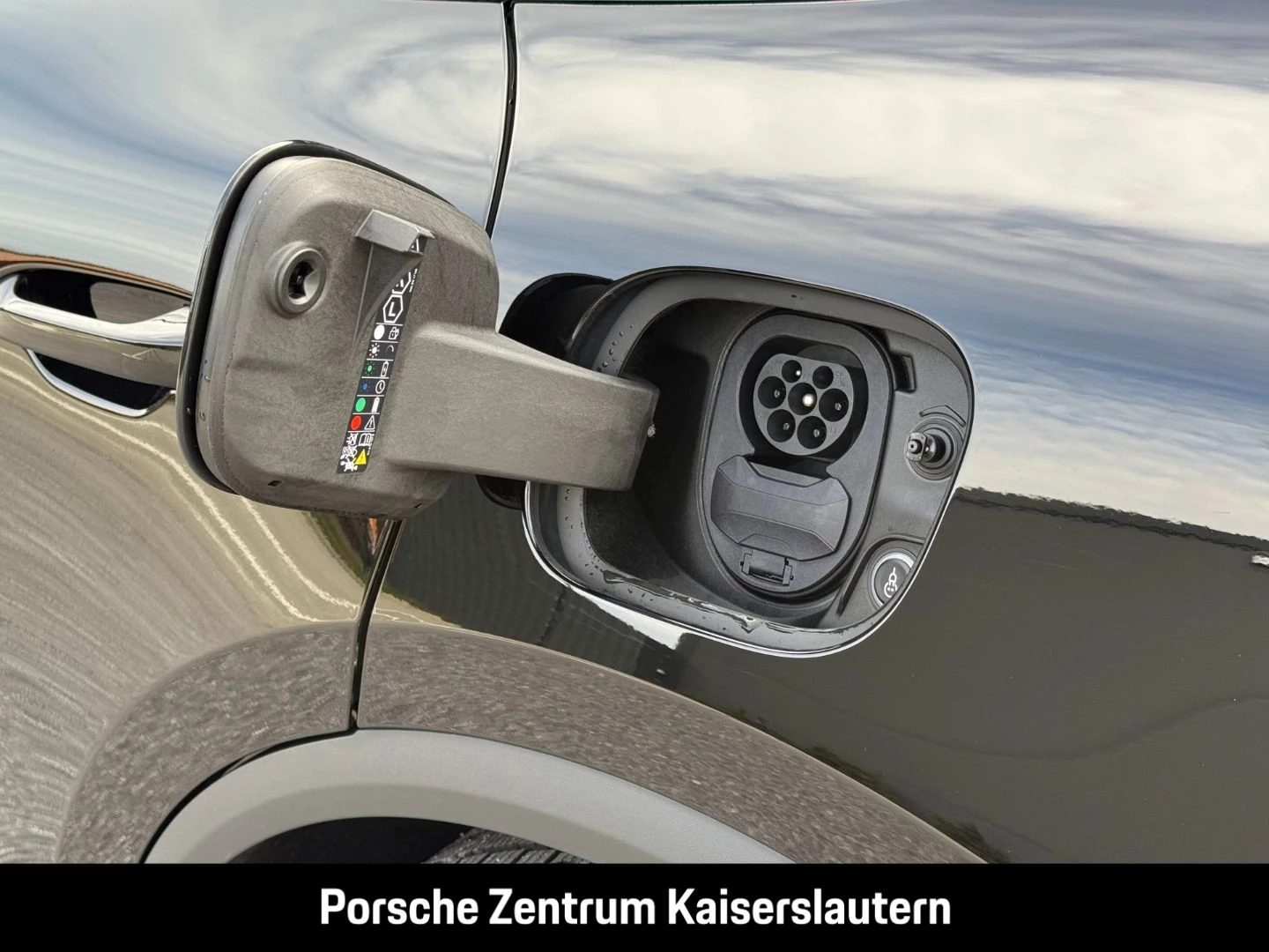 Porsche Macan 4 HA-Lenkung Head-Up Abstandstempomat LED -MK2 Macan 4 HA-Lenkung Head-Up Abstandstempomat LED -
