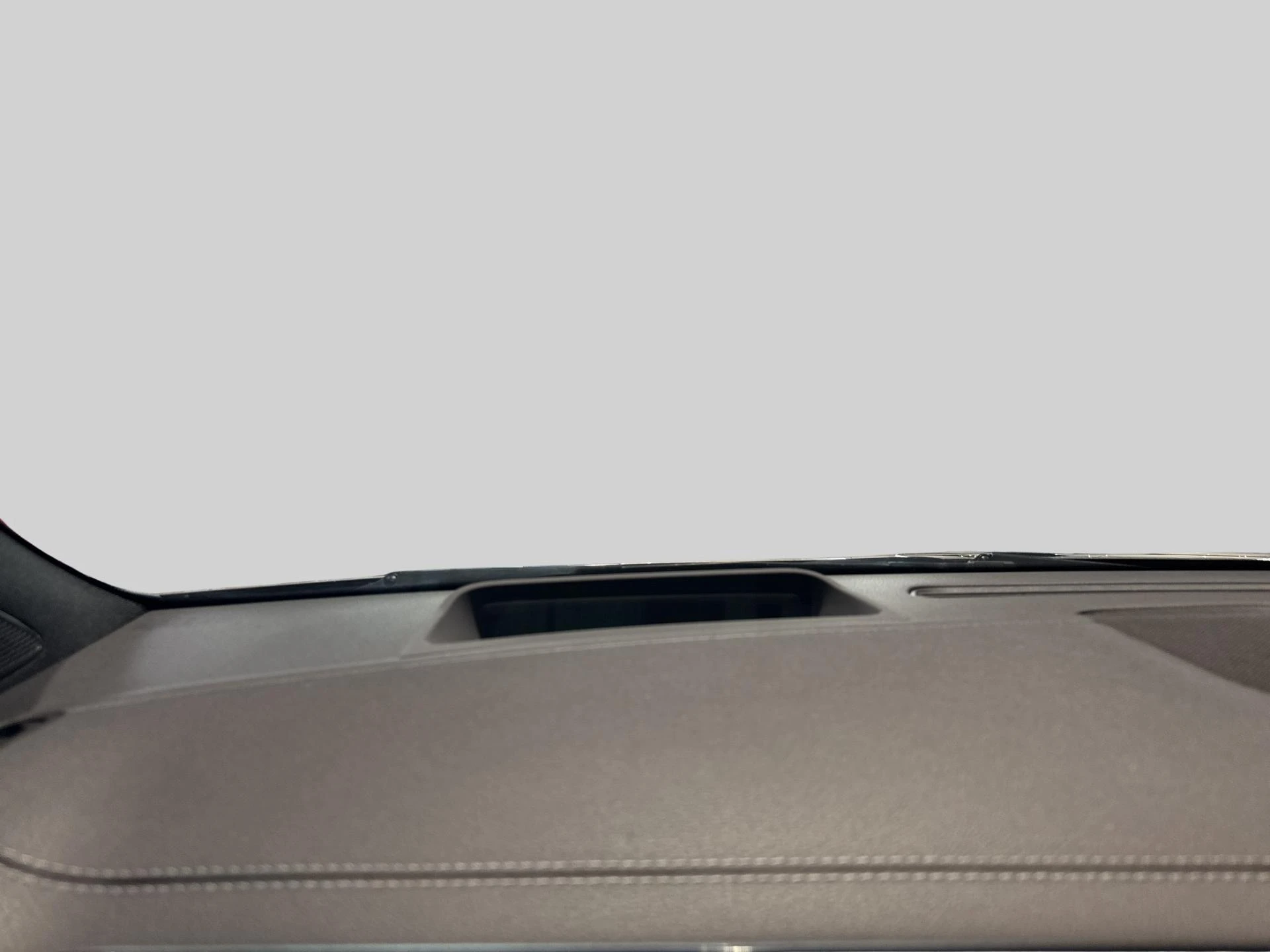 Mercedes-Benz-GLA-image-17