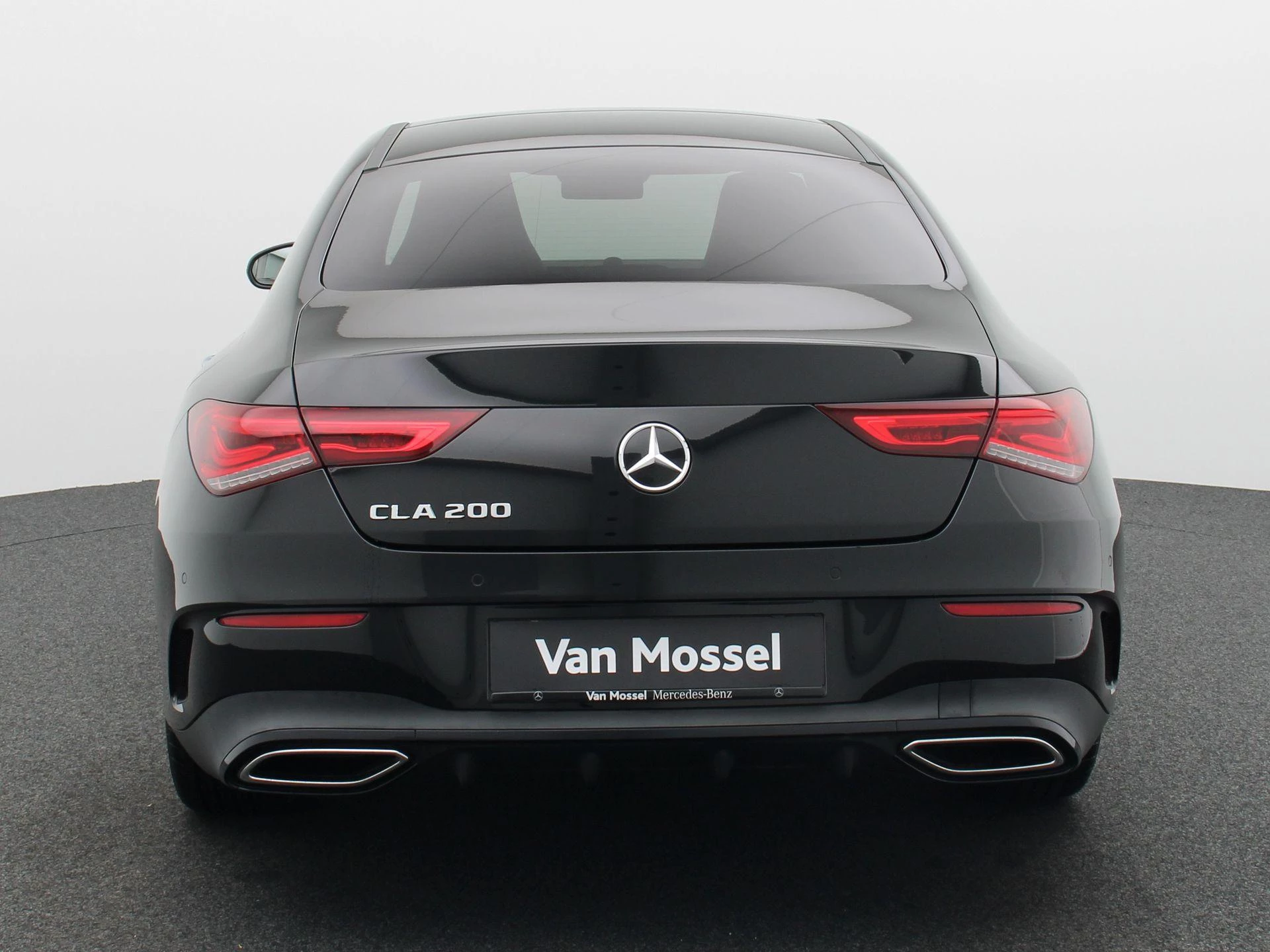 Mercedes-Benz CLA 200 AMG Line + PANO DAK + MULTIBEAM LED + CARPLAY +