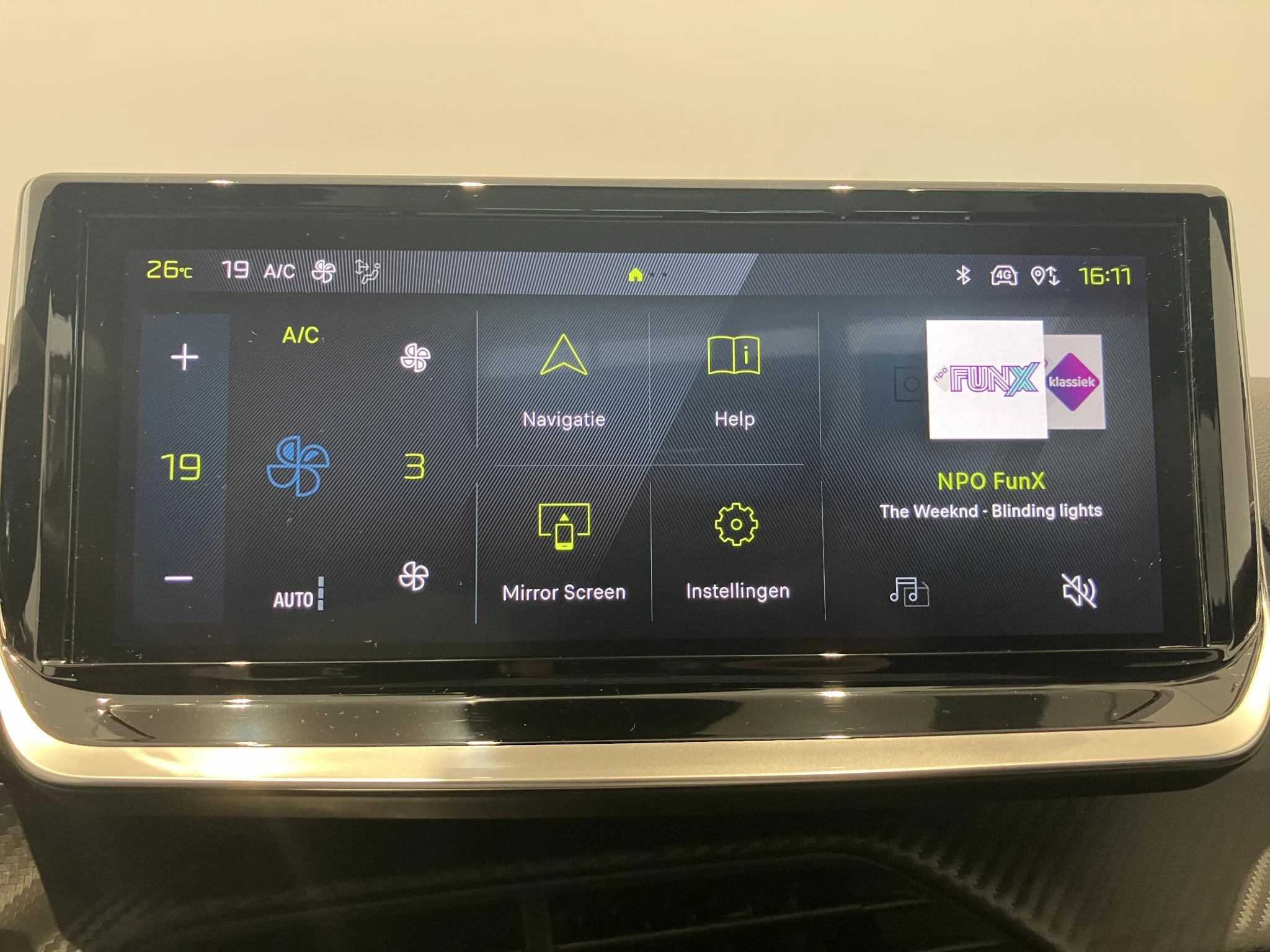 Peugeot 208 Hybrid 136 e-DCS6 GT
