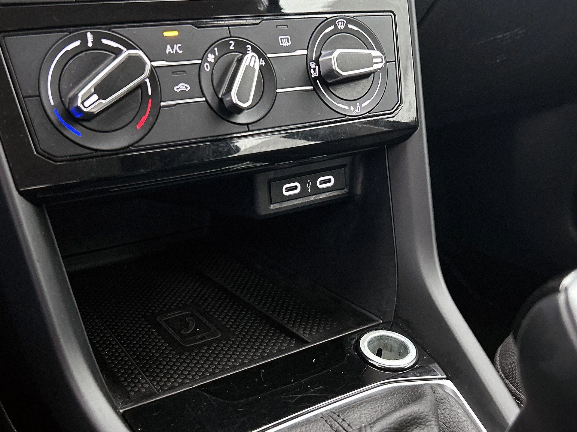 Volkswagen-T-Cross-image-20