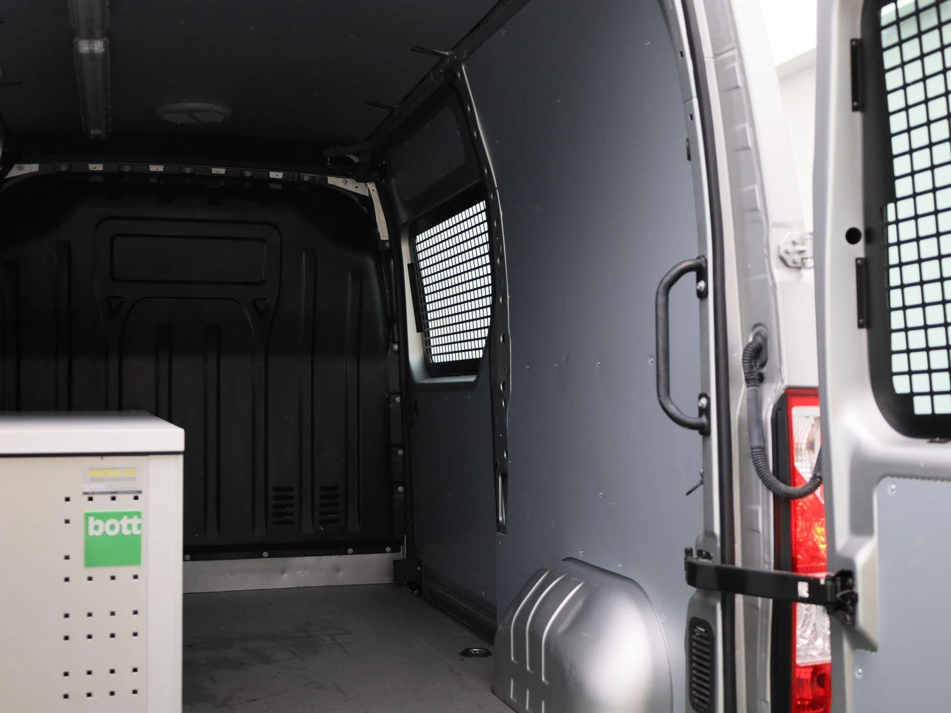 Opel-Movano-image-15