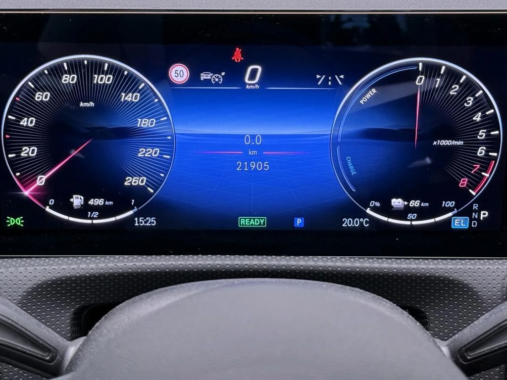 Mercedes-Benz-CLA-image-4