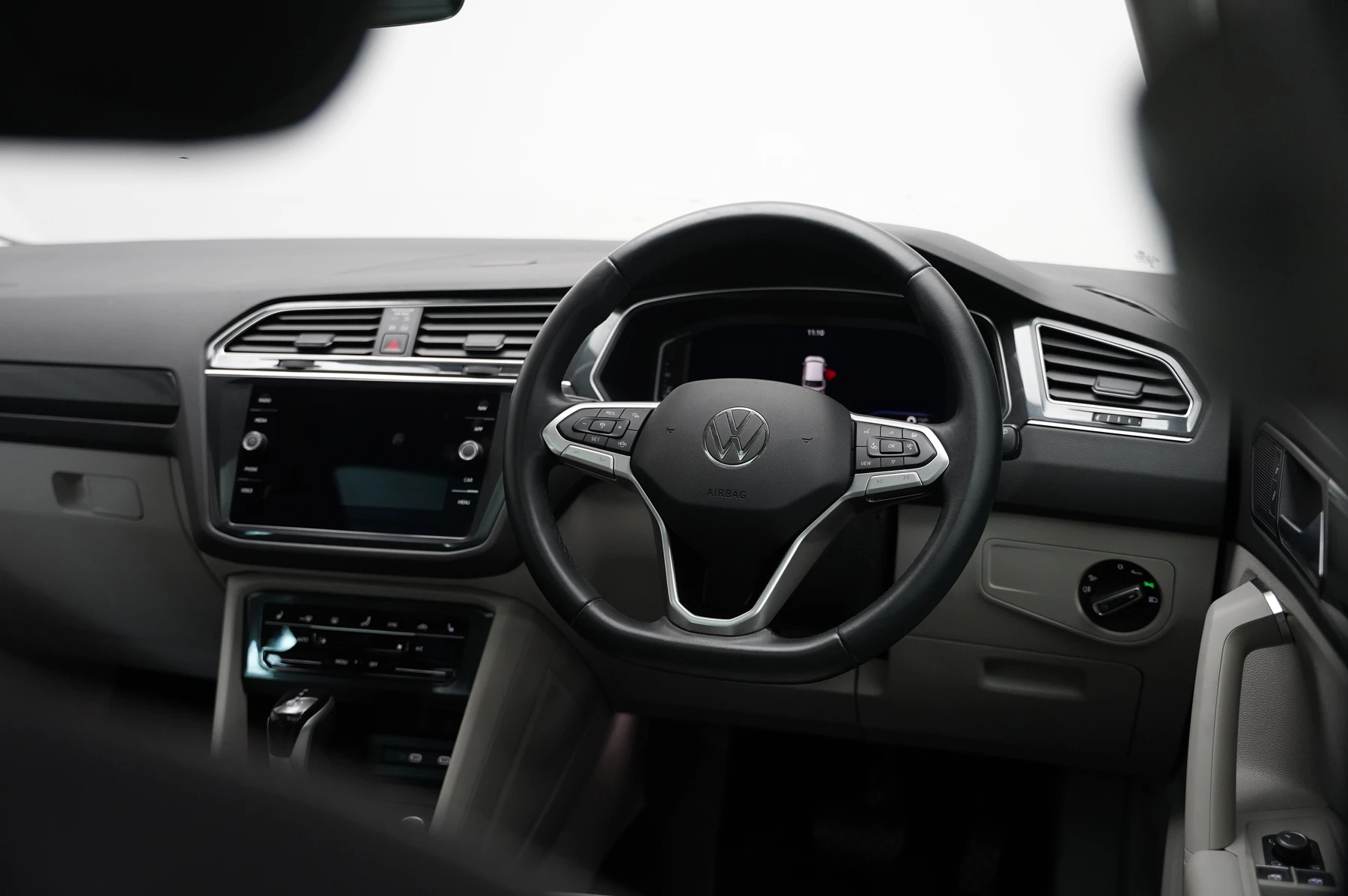 Volkswagen-Tiguan-image-7